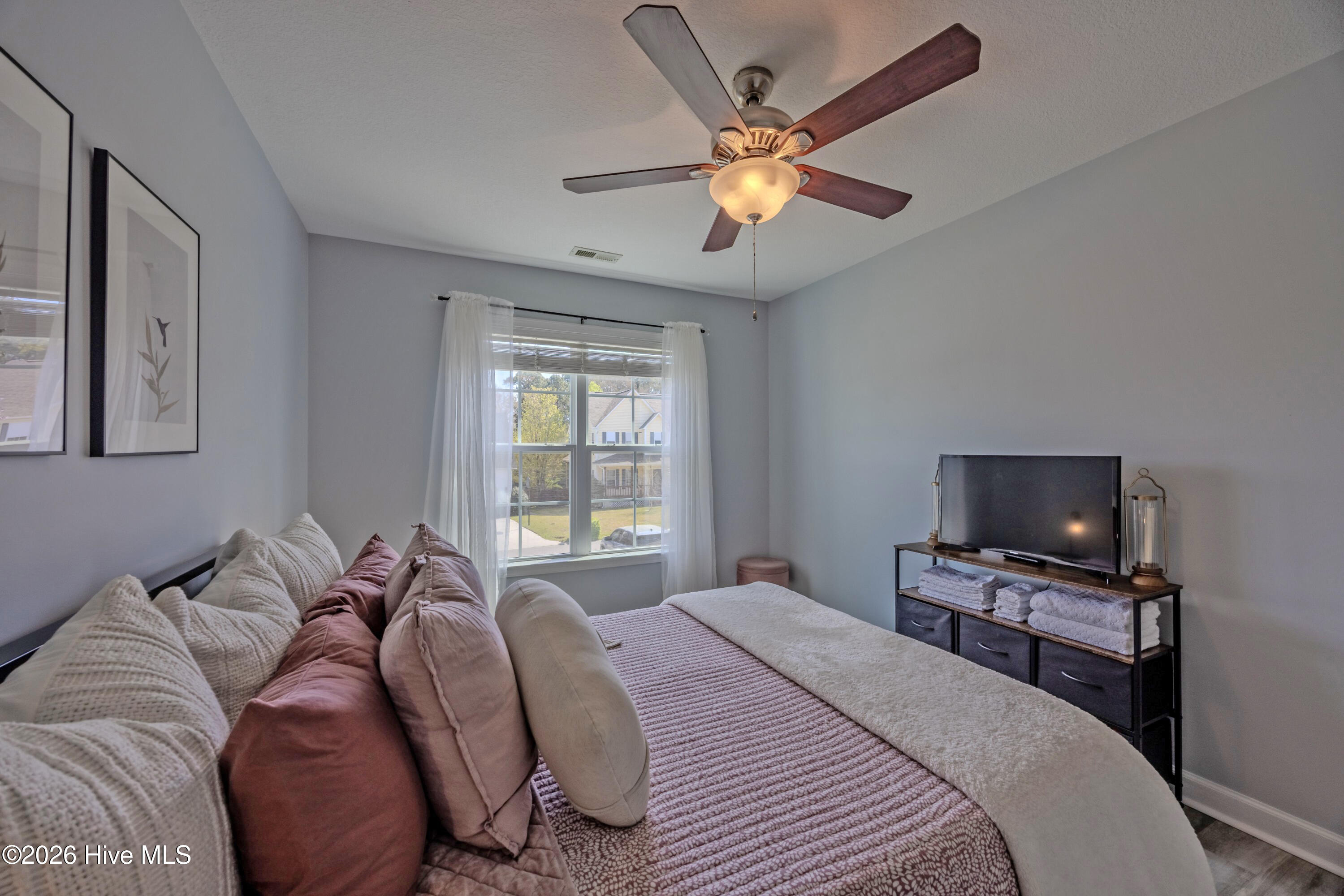 100562922 | Photo 35