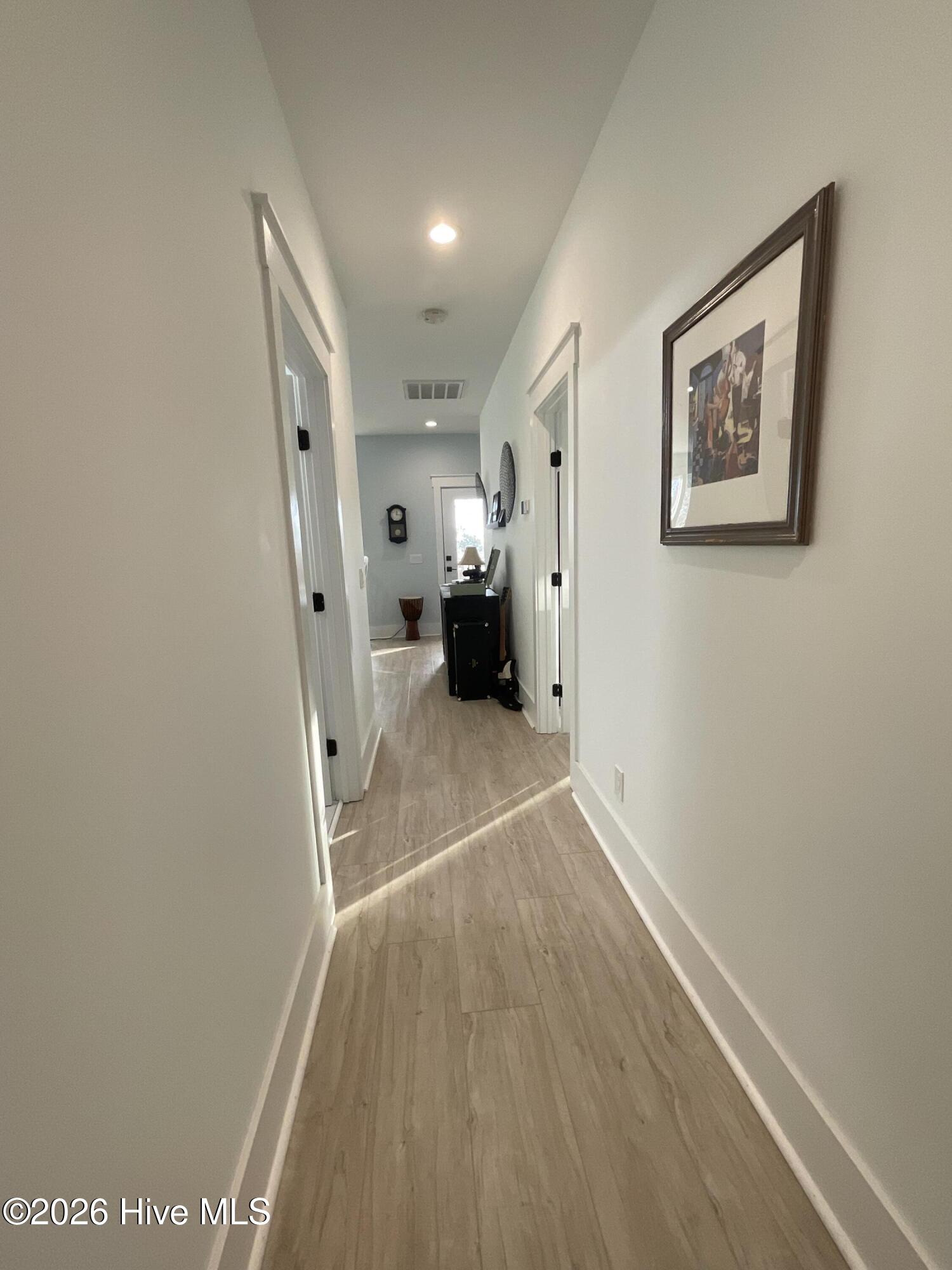 100547303 | Photo 30