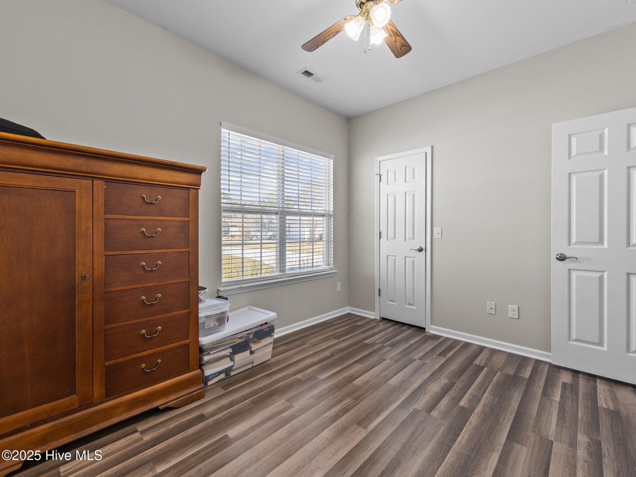 100561630 | Photo 32