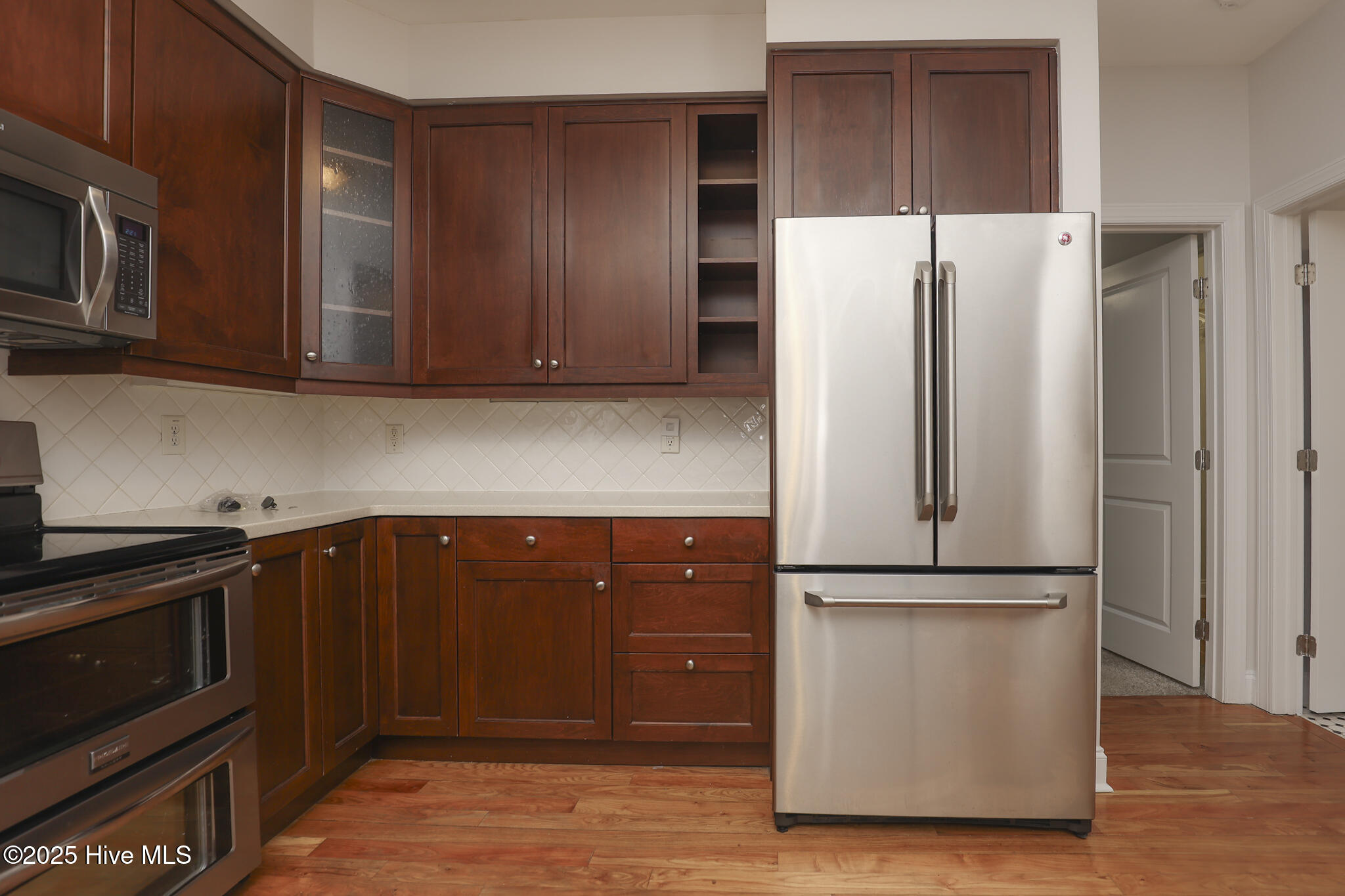 100530782 | Photo 12