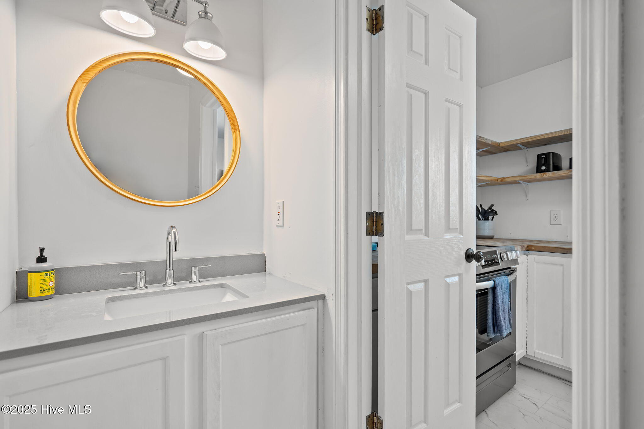 100544620 | Photo 44