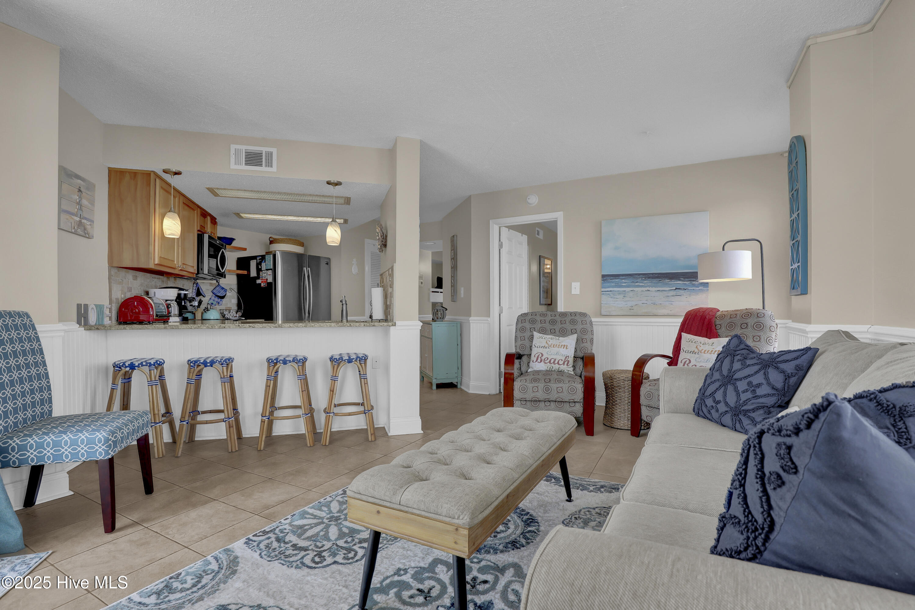 100517614 | Photo 23