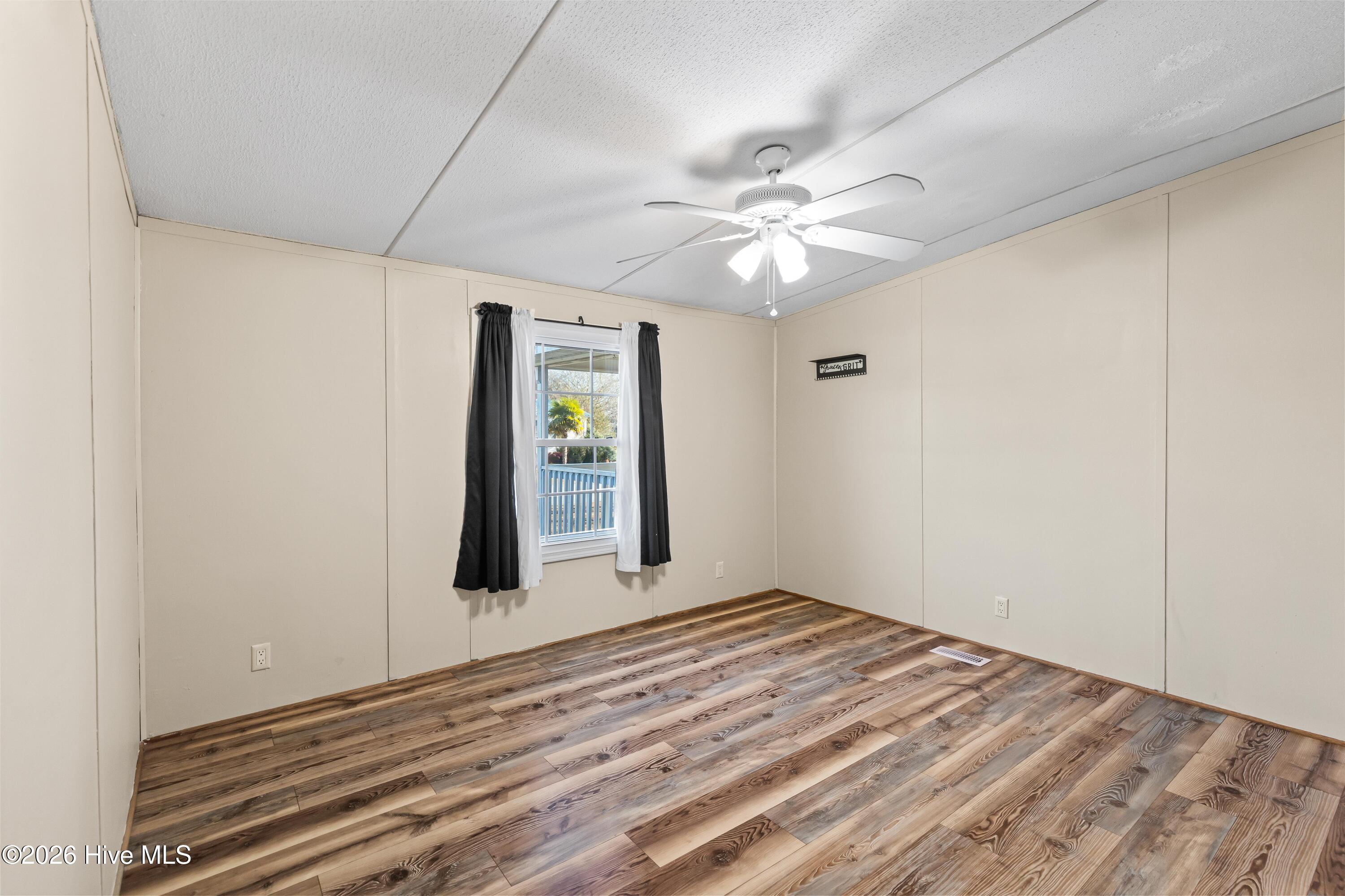 100551408 | Photo 29