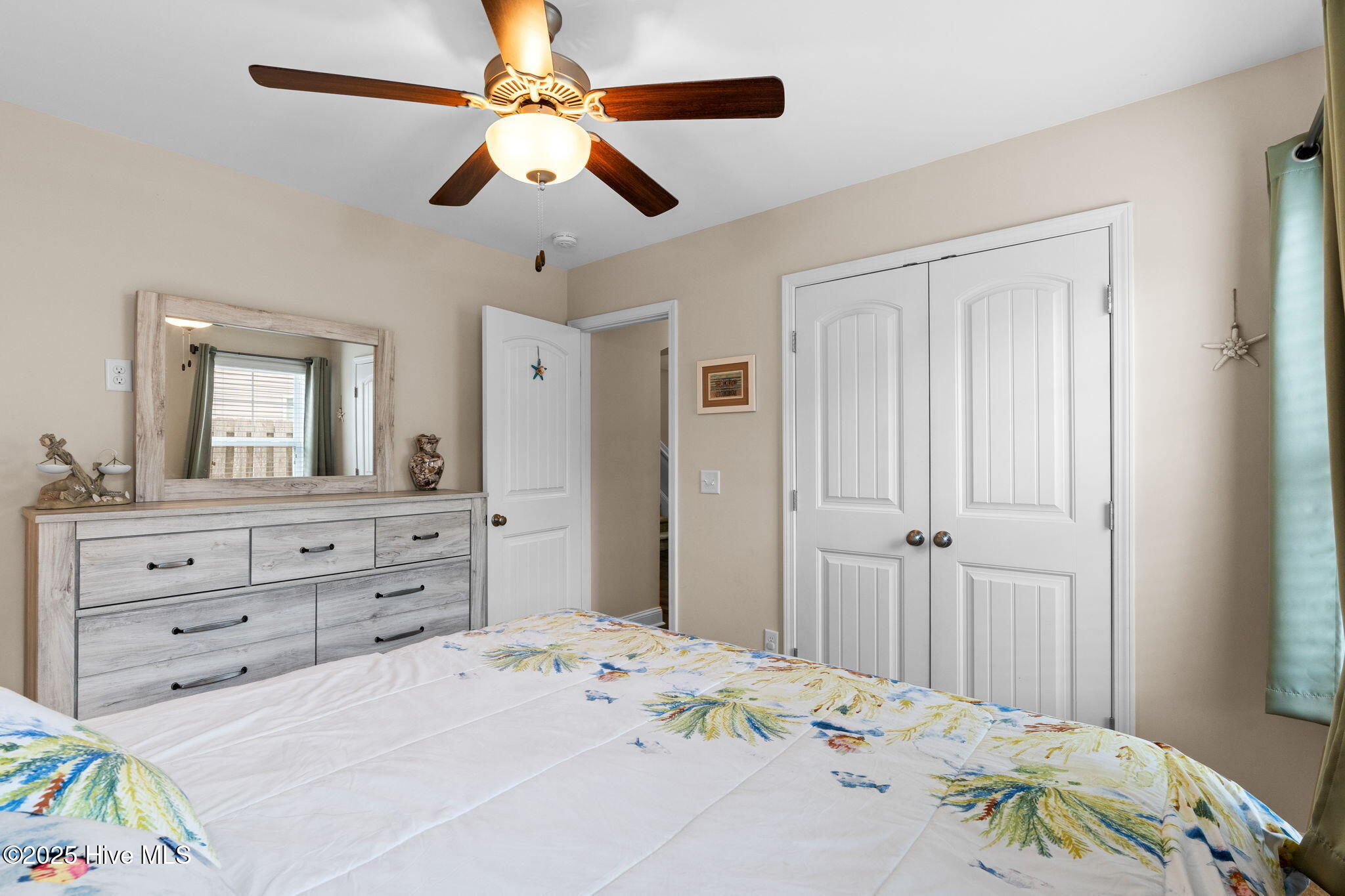 100546939 | Photo 23