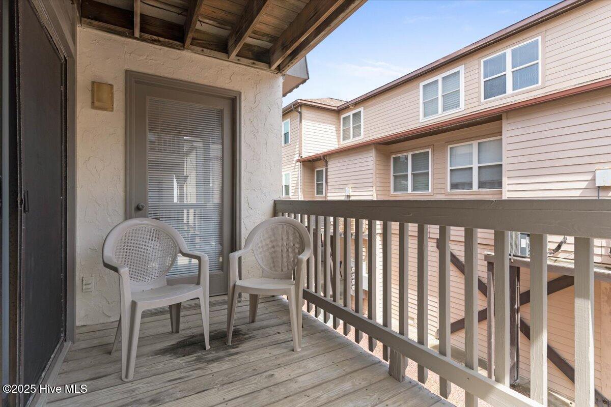 100501866 | Photo 32