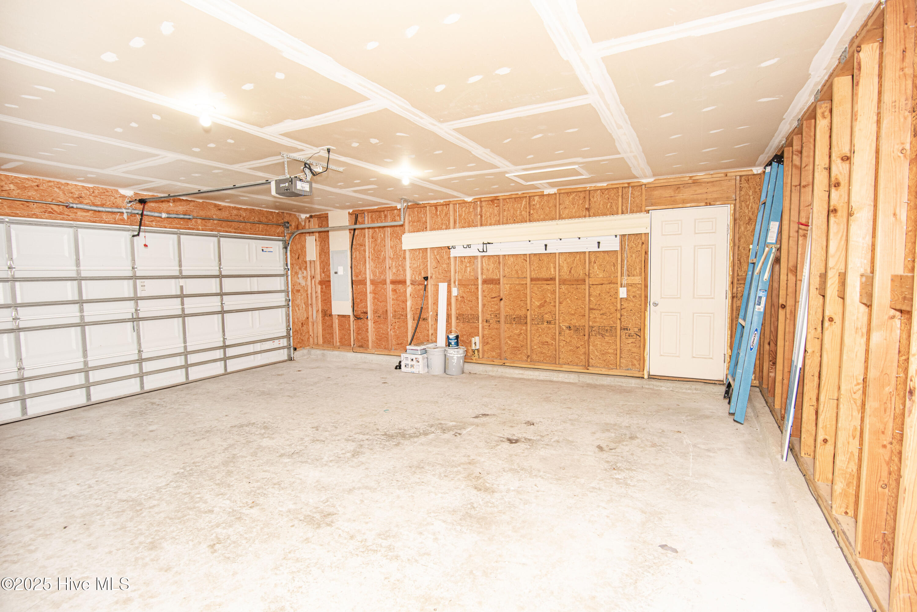 100543253 | Photo 20