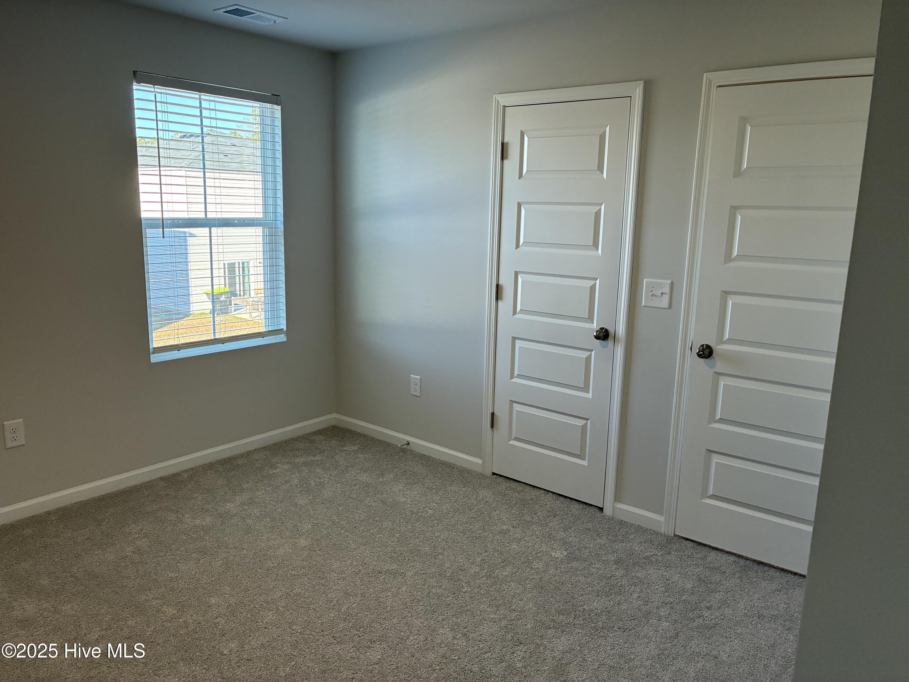 100569016 | Photo 42