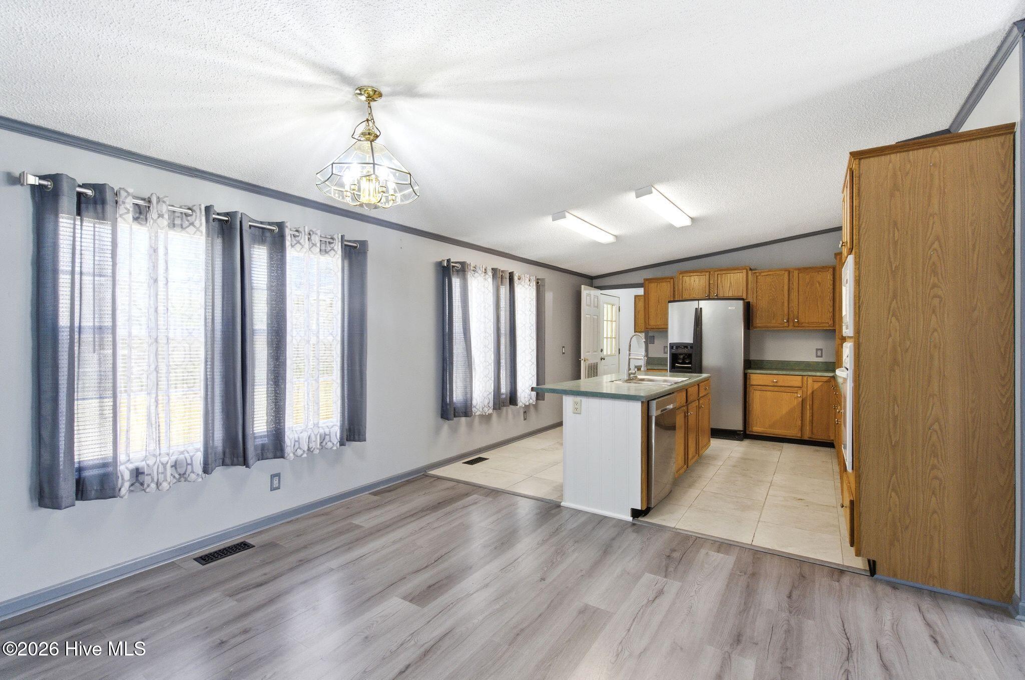 100561551 | Photo 16