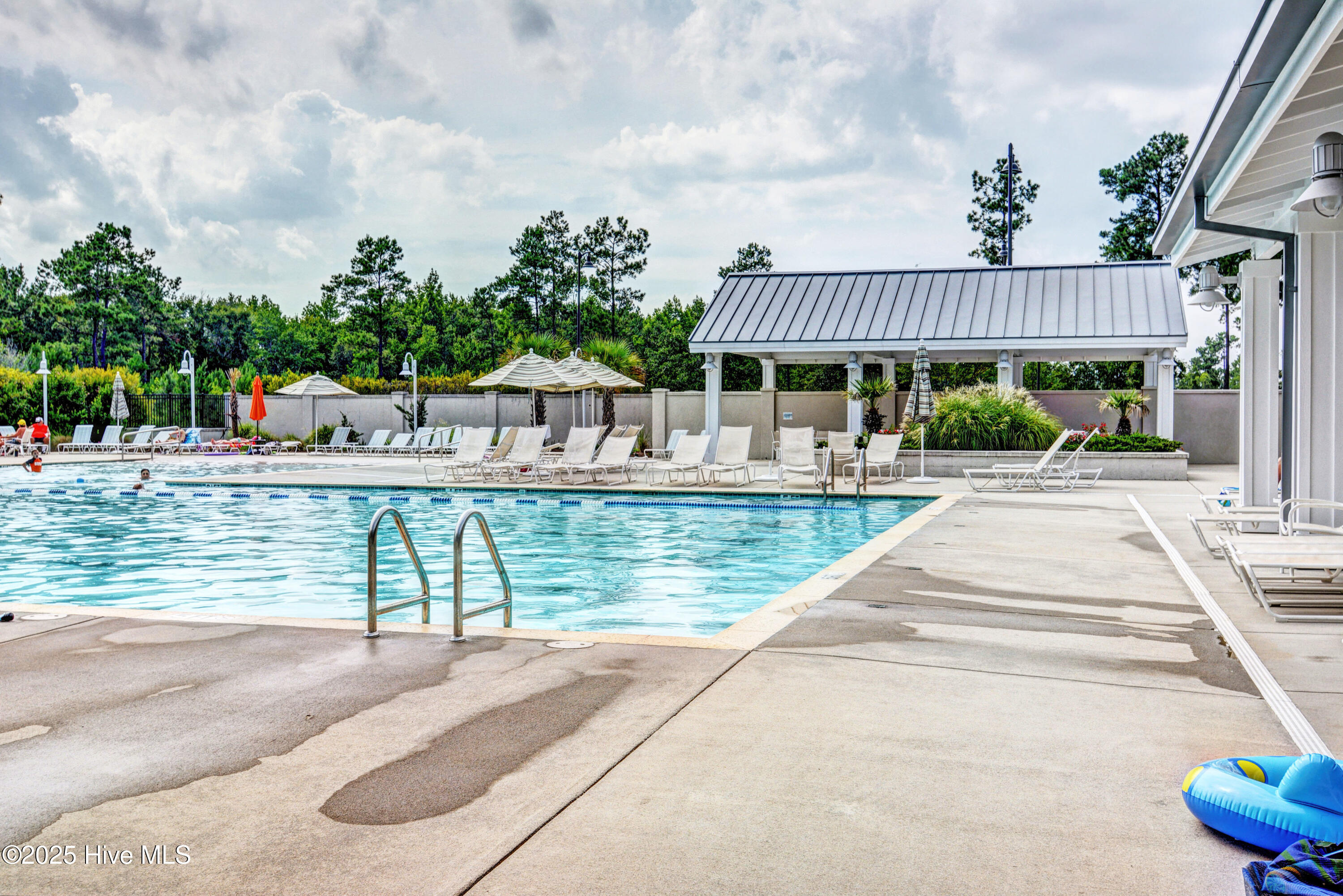 100541108 | Photo 42