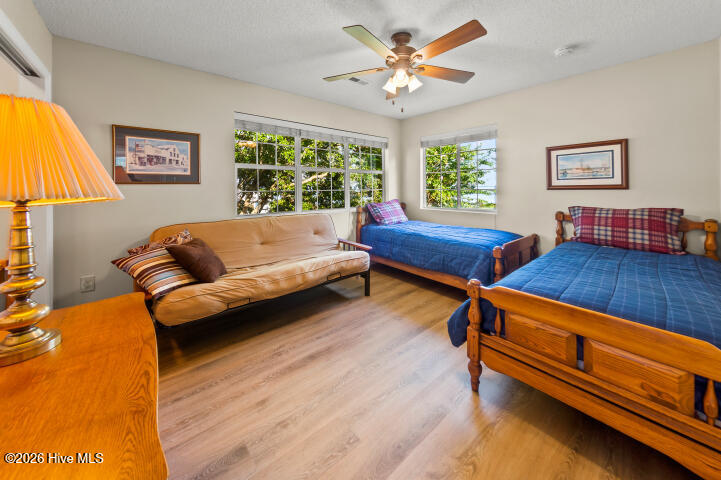 904 First Avenue,Oriental