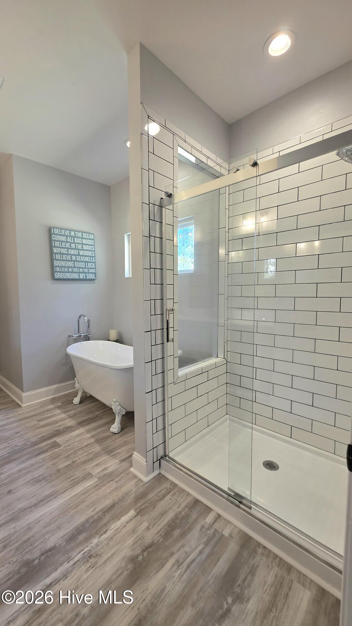 100564873 | Photo 20