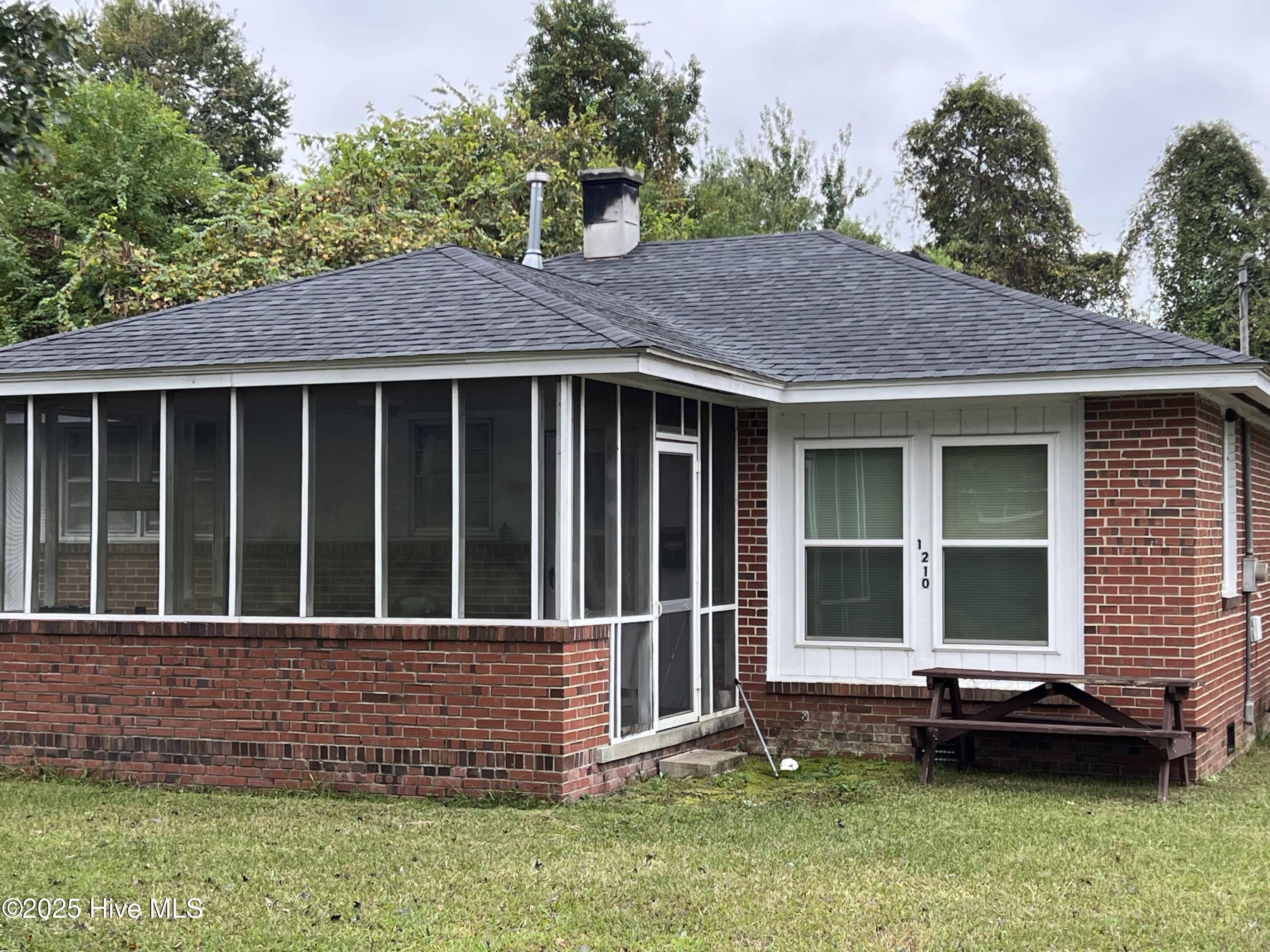 Homes for sale in Kinston, NC | 1210 Ferndale Ln, Kinston, NC 28501 | MLS# 100535752