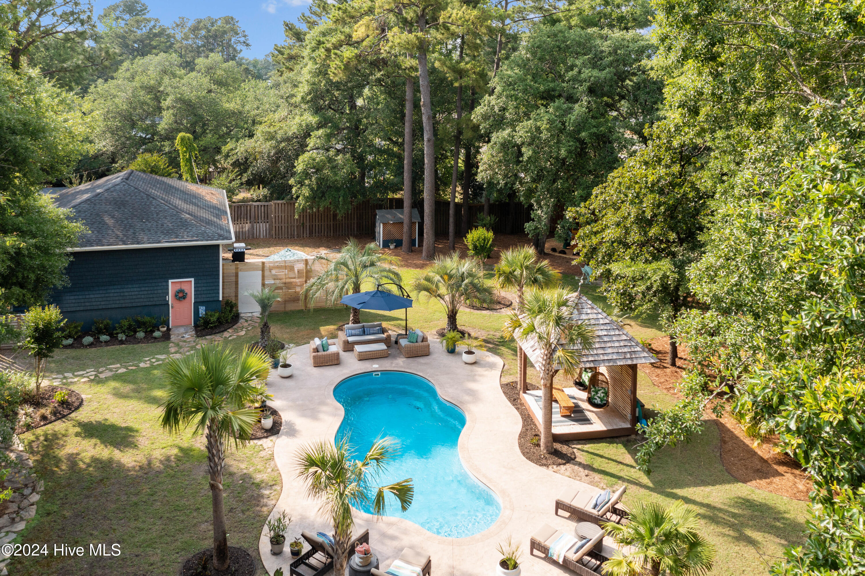 100550699 | Photo 12