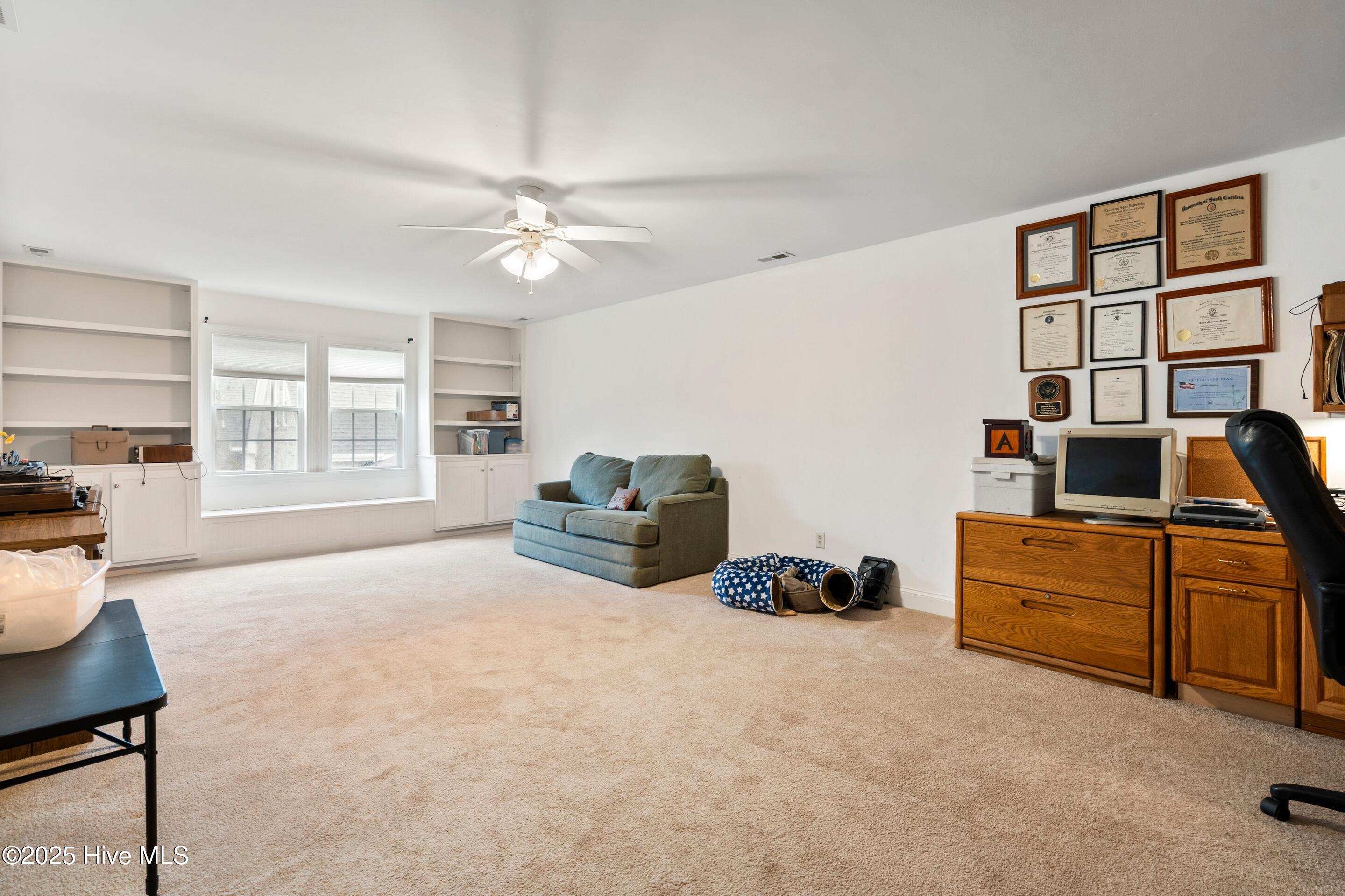 100522609 | Photo 44