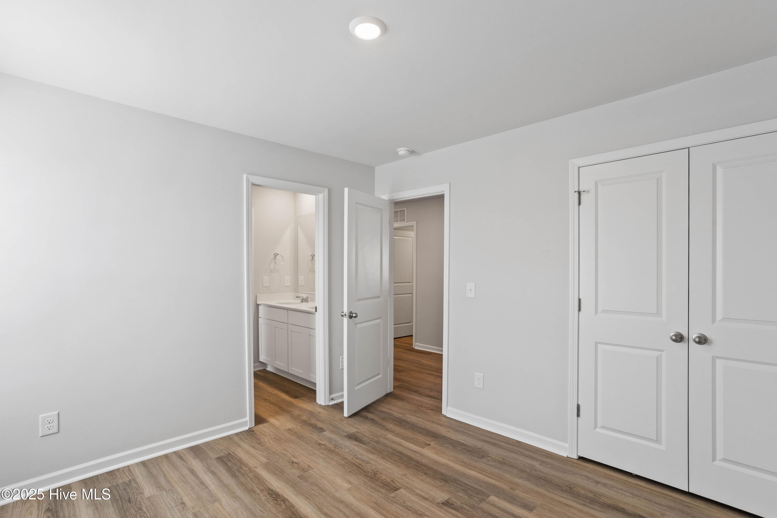 100546626 | Photo 24