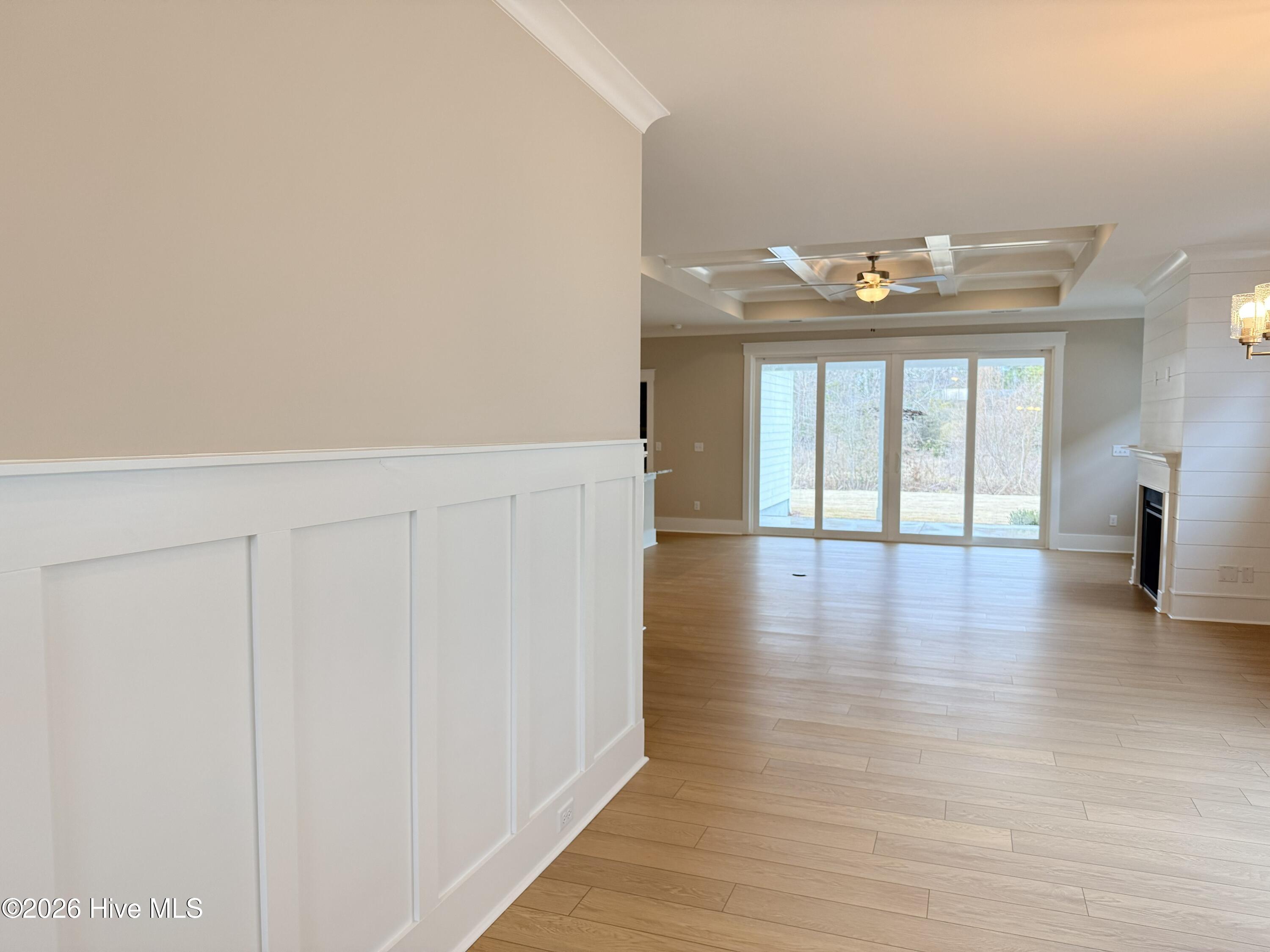 100553977 | Photo 26