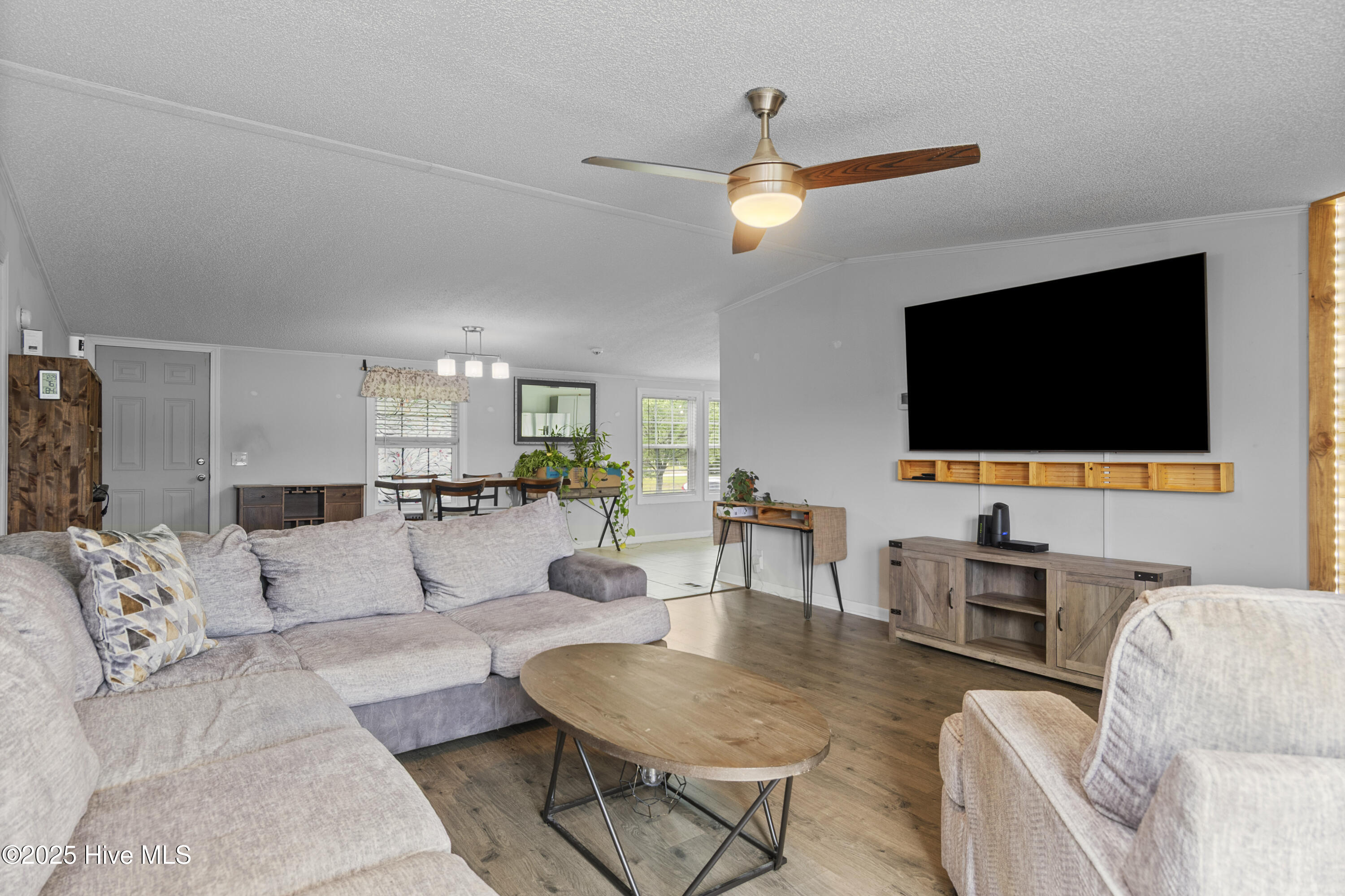 100517540 | Photo 24