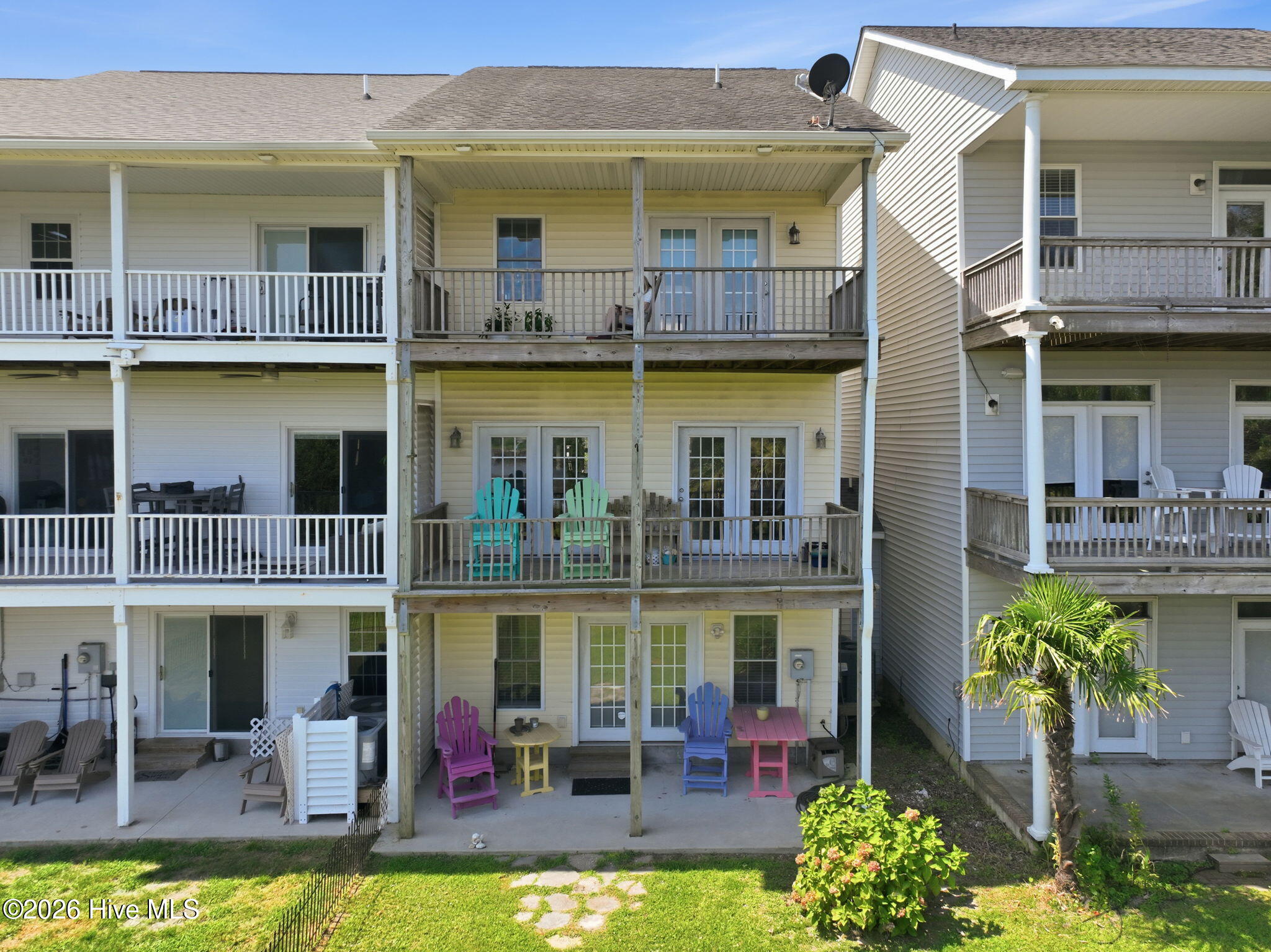 1800 Bay 