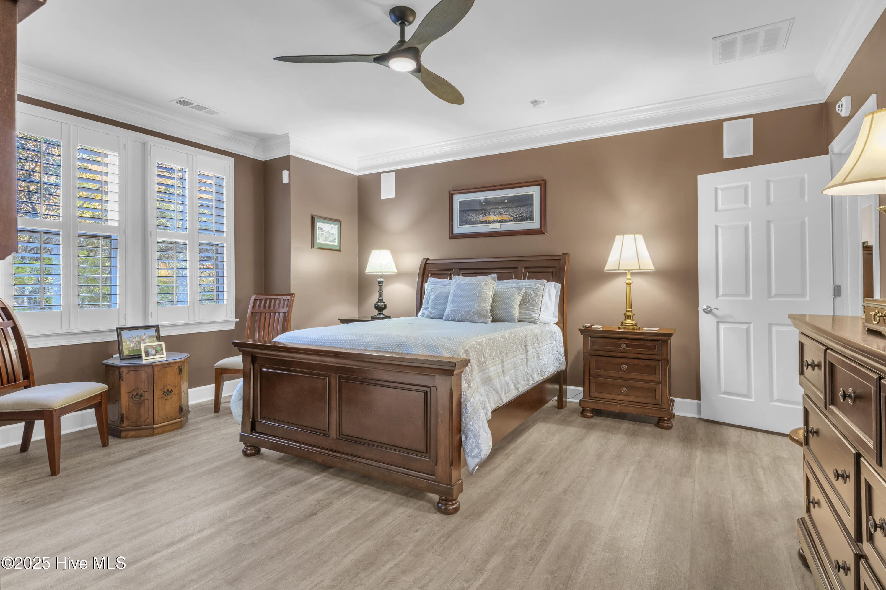 100541571 | Photo 14