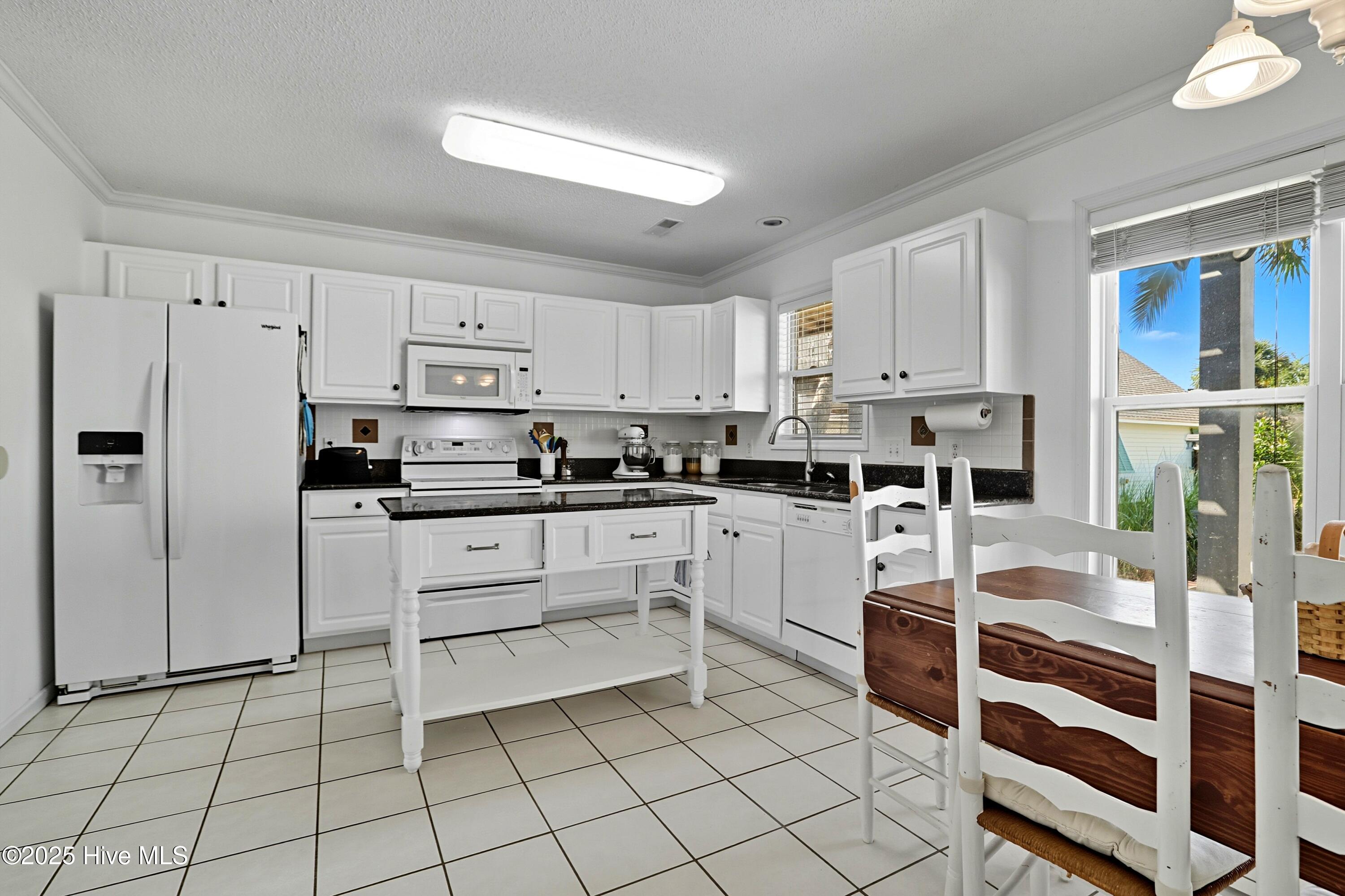 100532485 | Photo 17