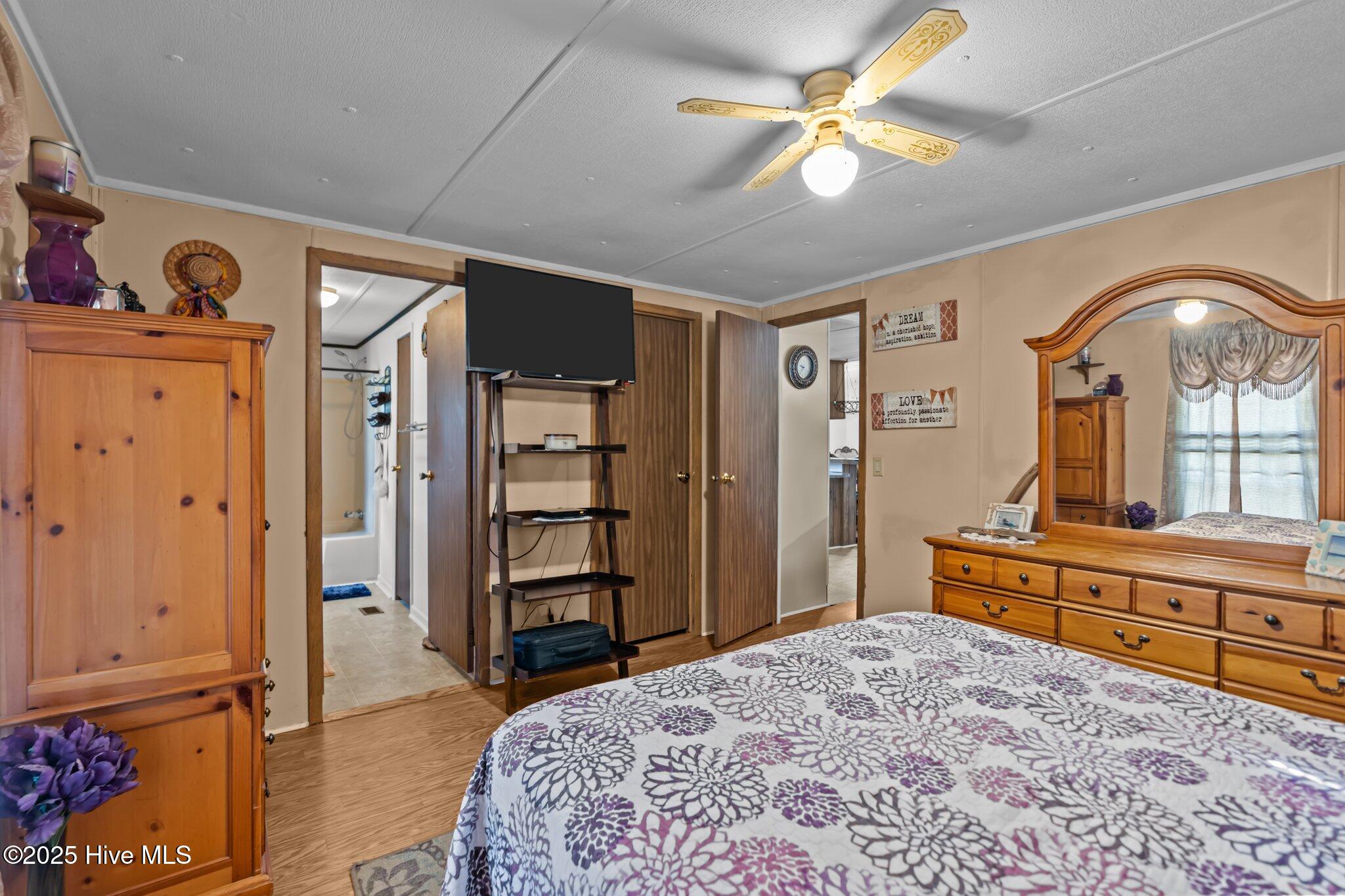 100513028 | Photo 17