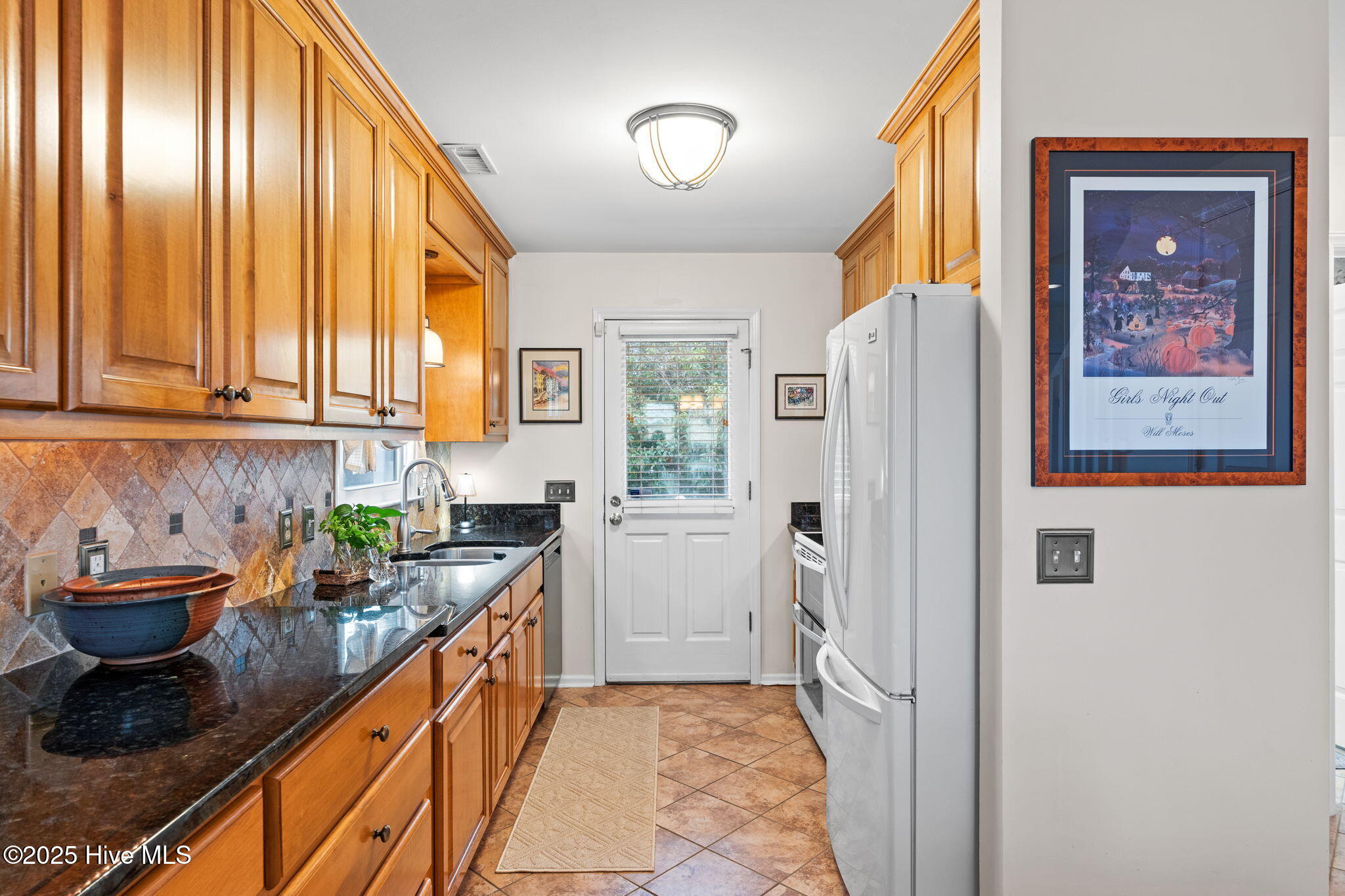 100545689 | Photo 13