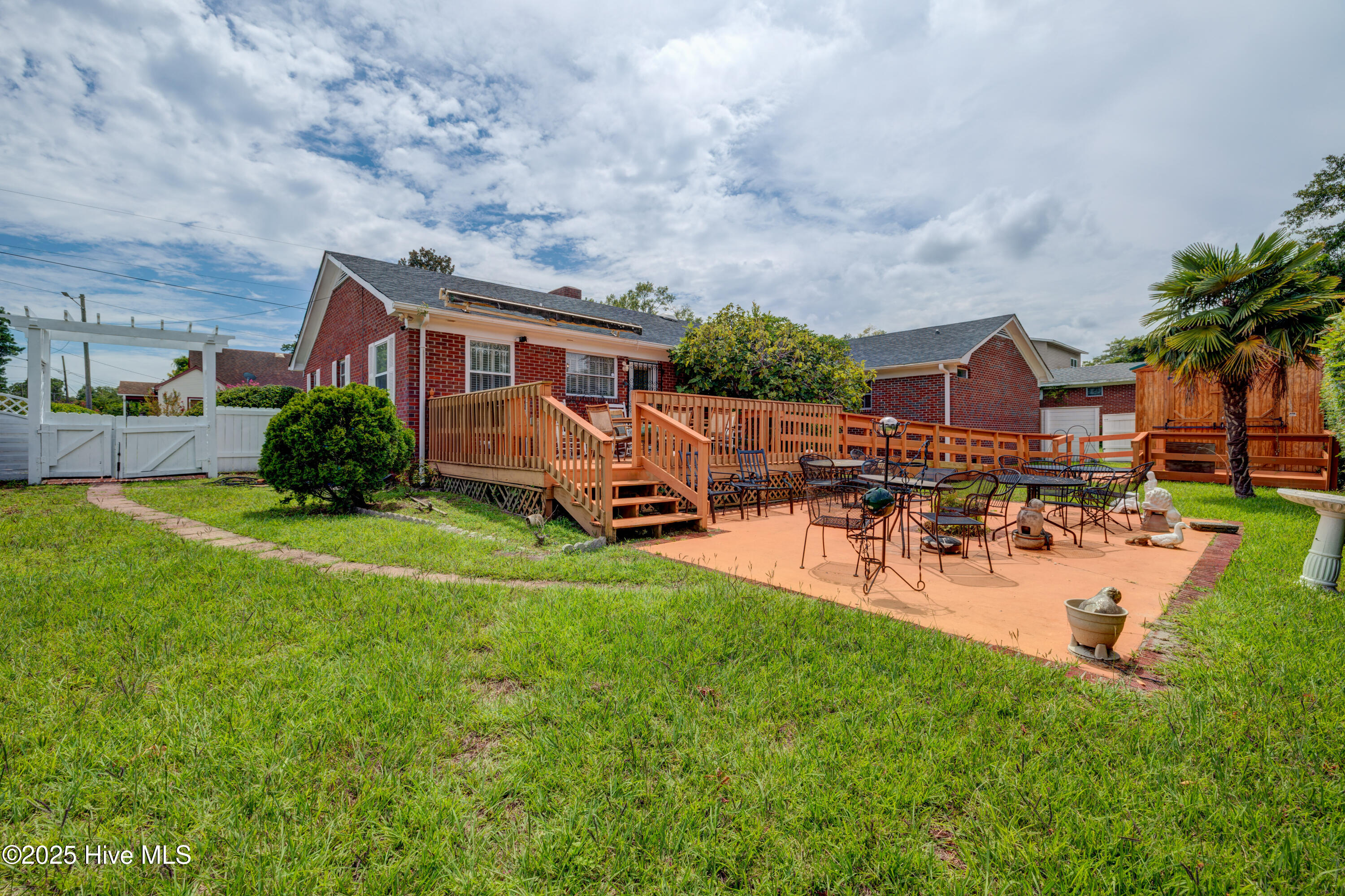 100523931 | Photo 40