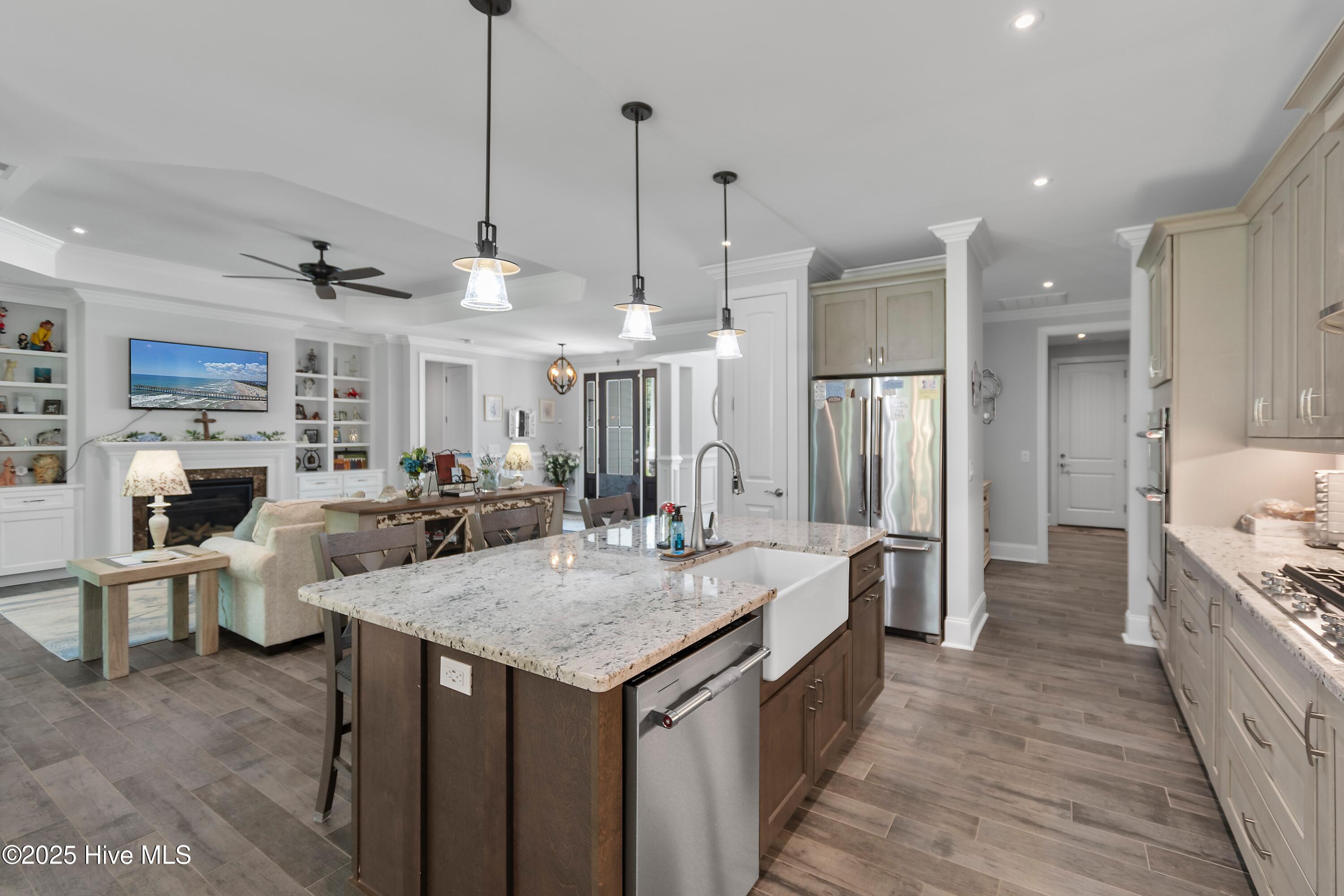 100518411 | Photo 12