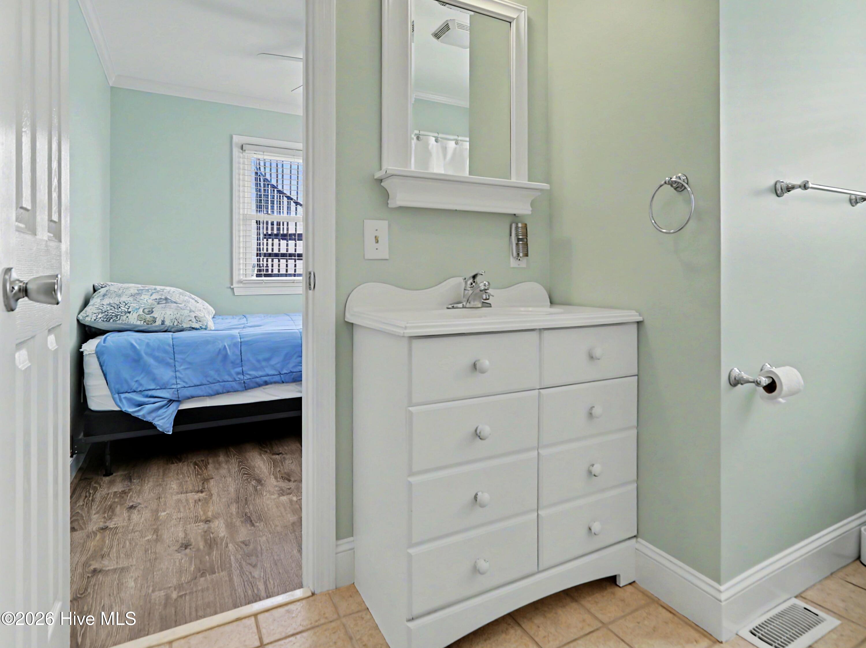 100563218 | Photo 24