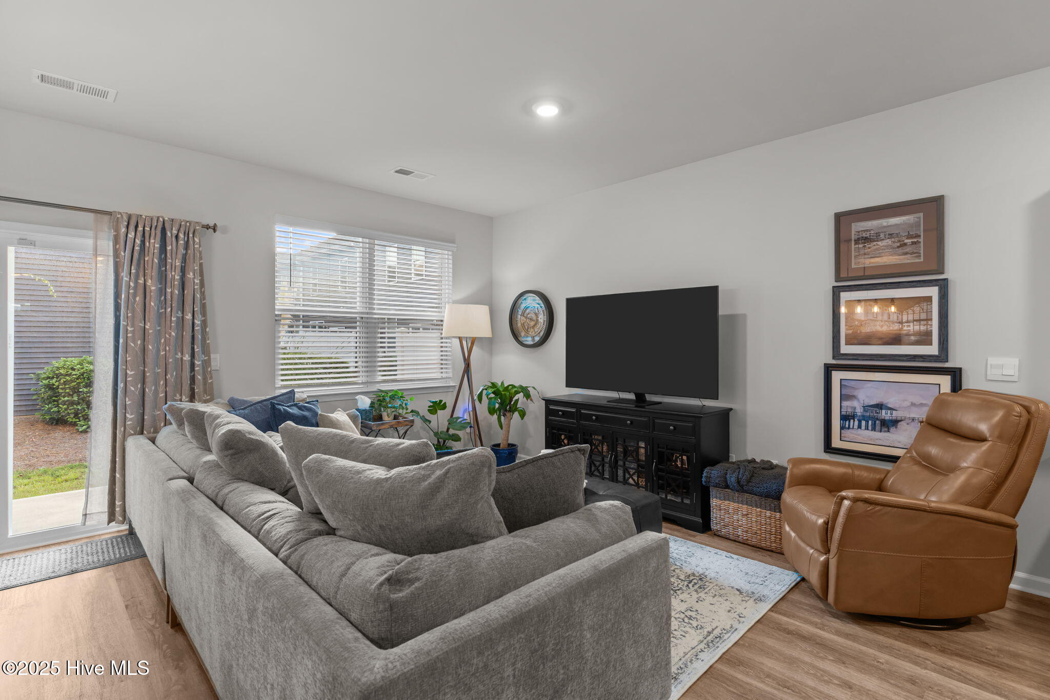 100529312 | Photo 16