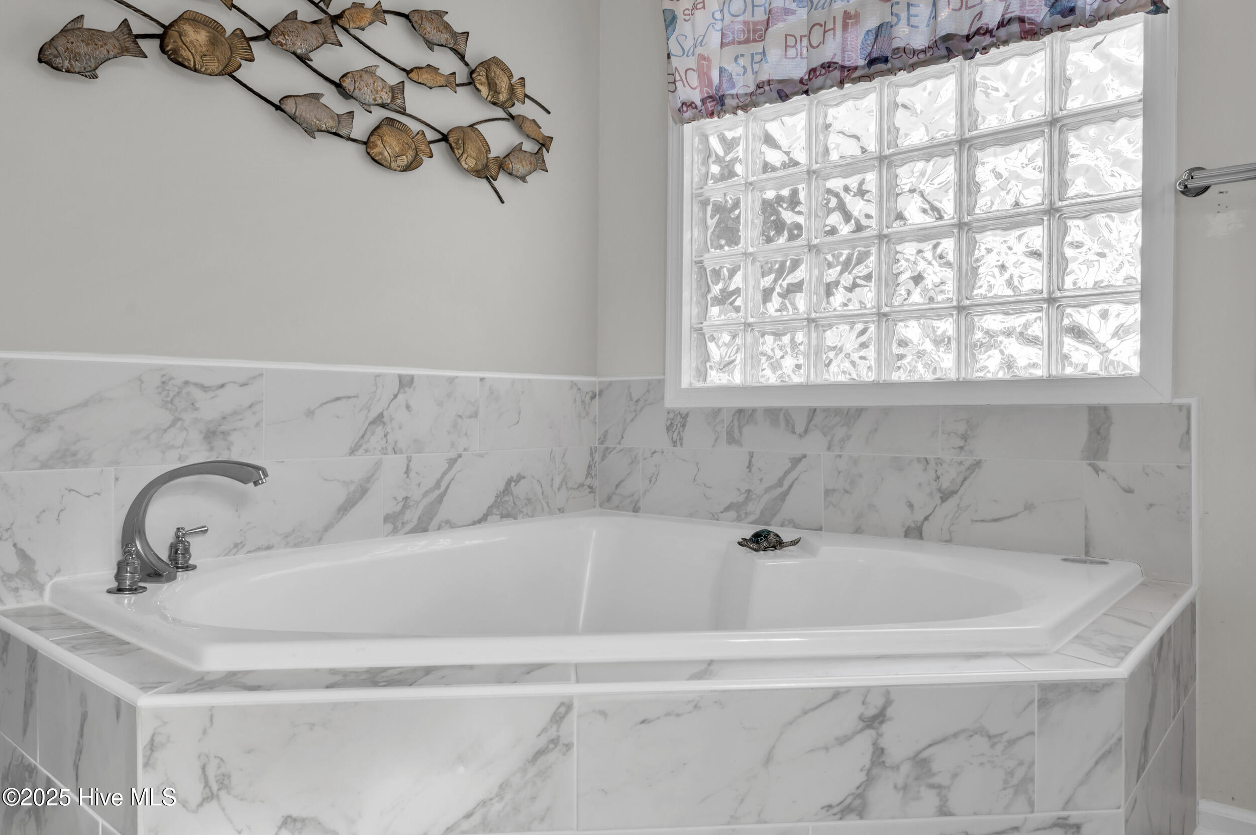 100543917 | Photo 29