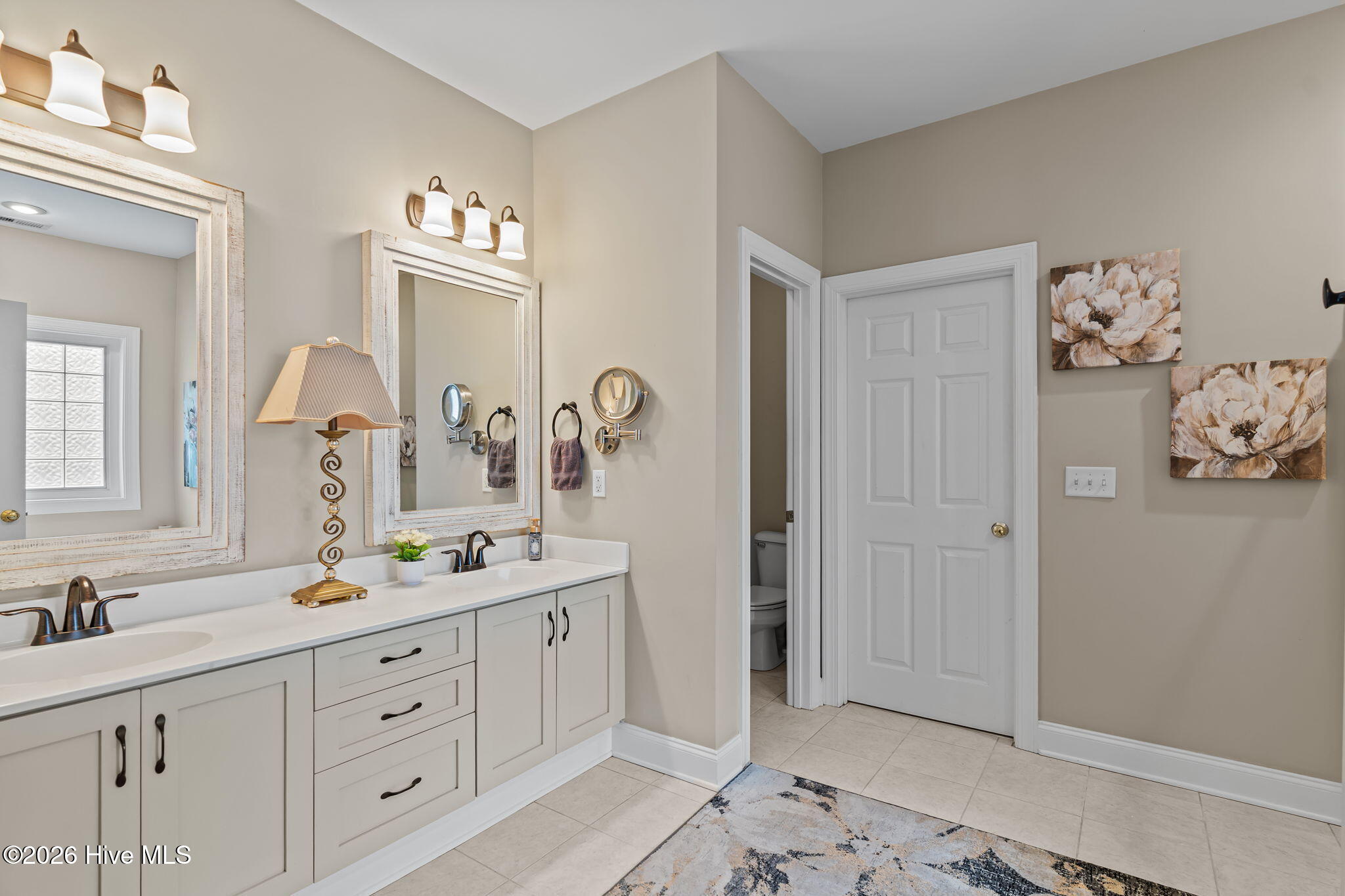 100556977 | Photo 38