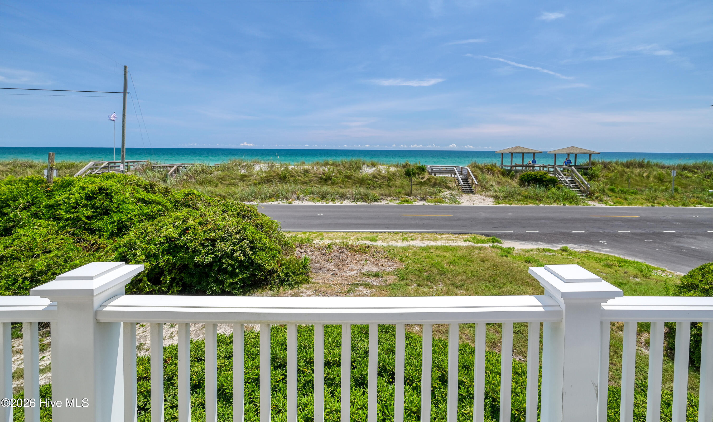 100567978 | Photo 34