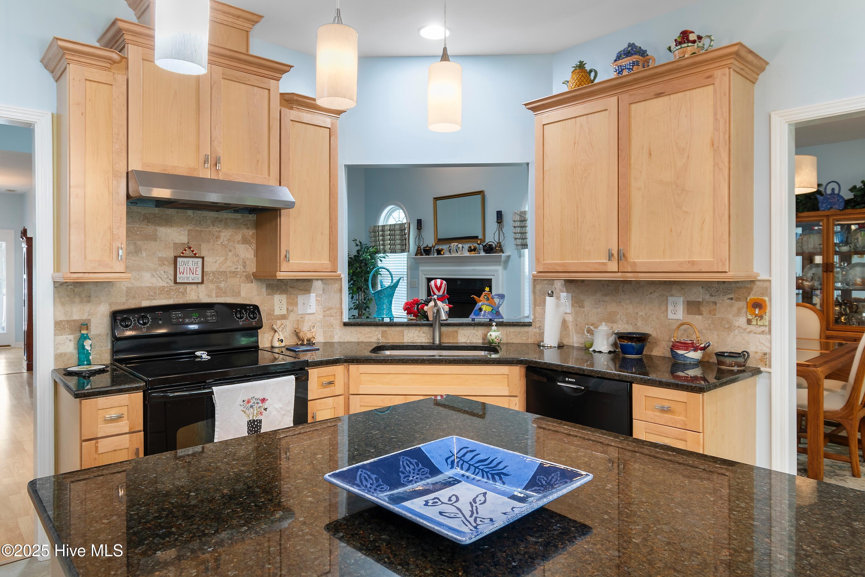 100545372 | Photo 37