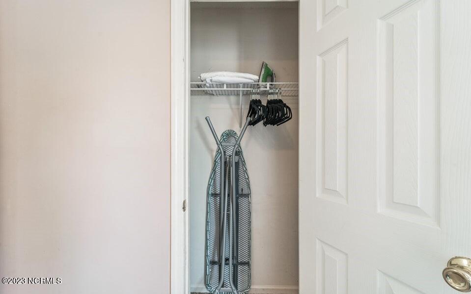 100556825 | Photo 30