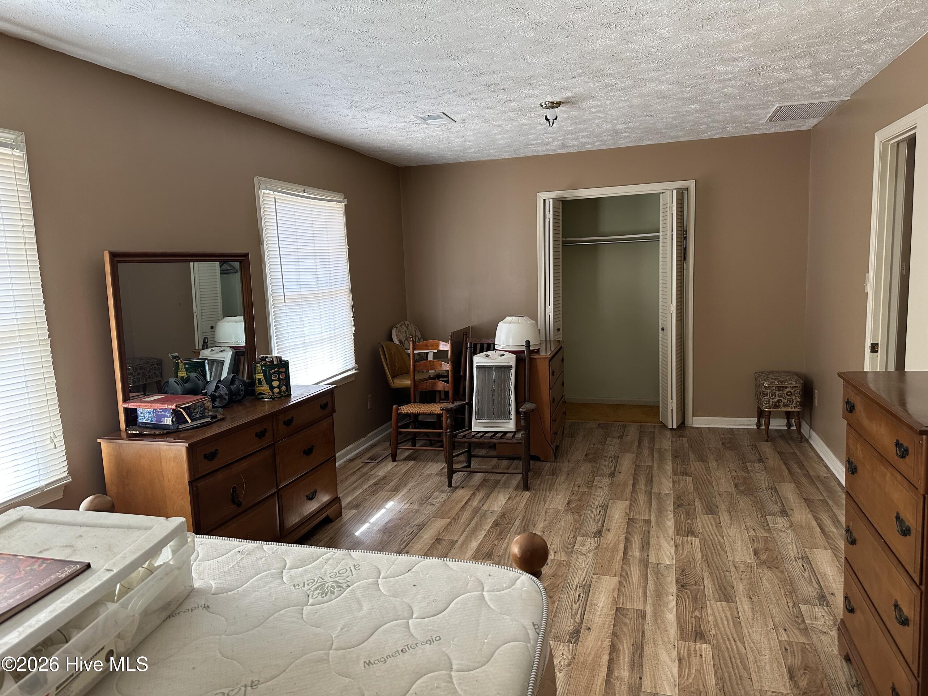 100556421 | Photo 11