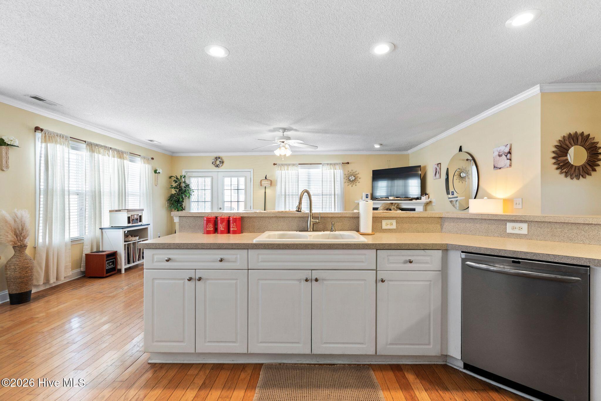 100554747 | Photo 17