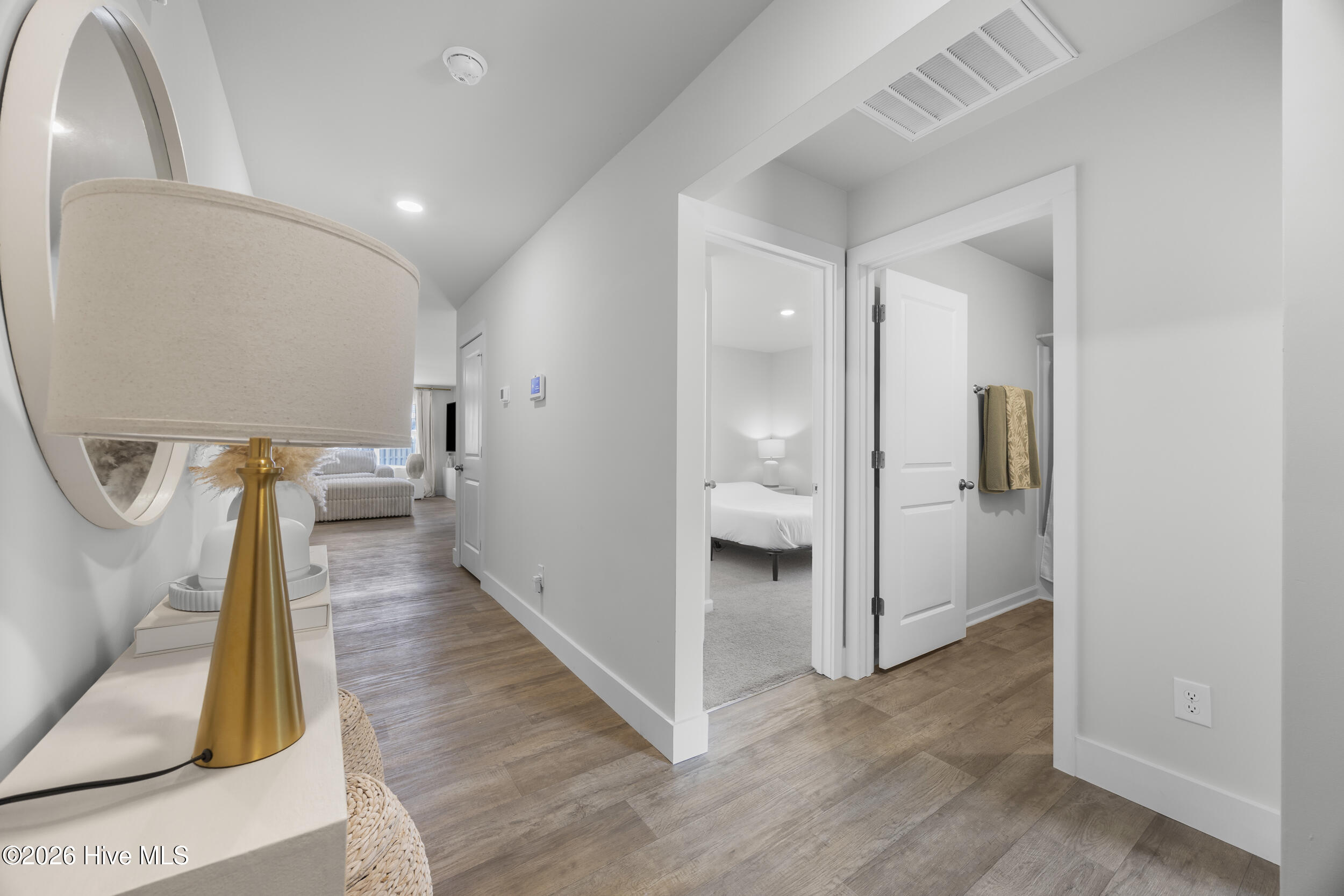 100562687 | Photo 17