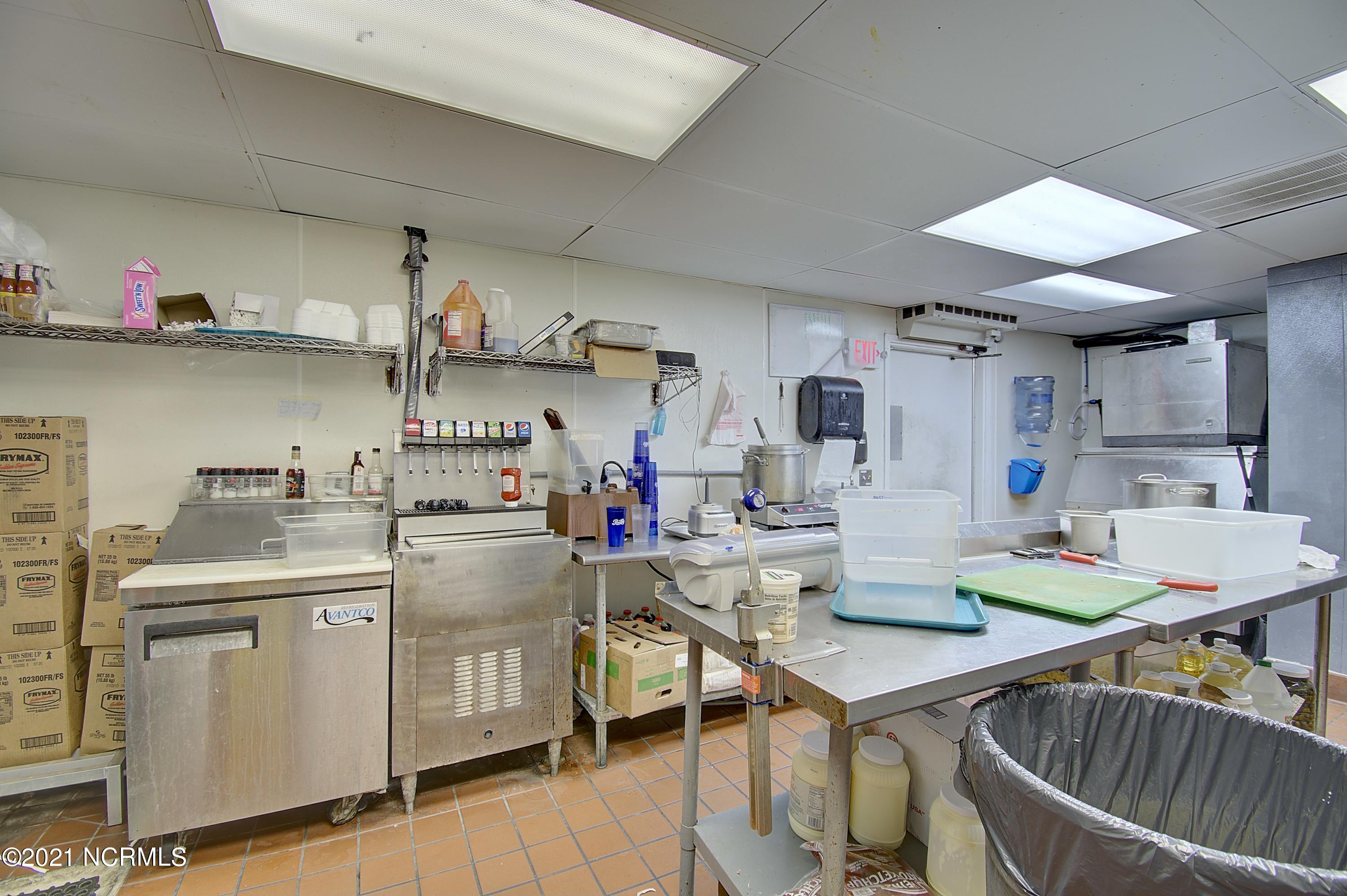 100502162 | Photo 25