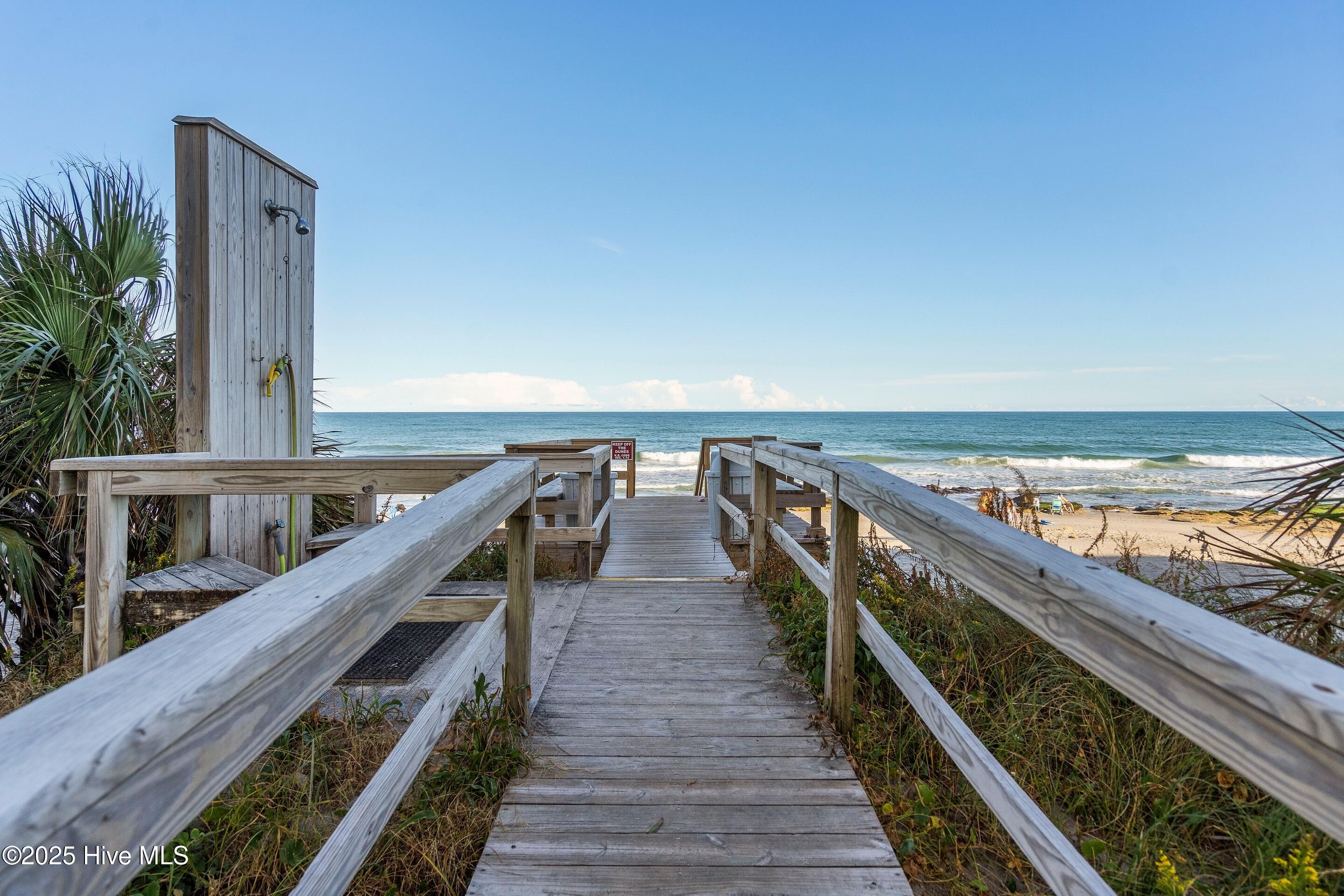 100532800 | Photo 55