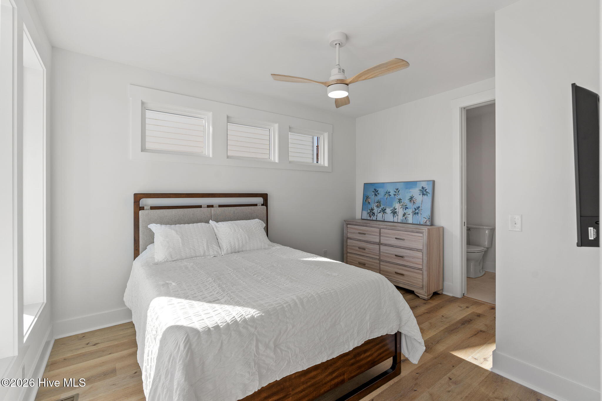 100554588 | Photo 30