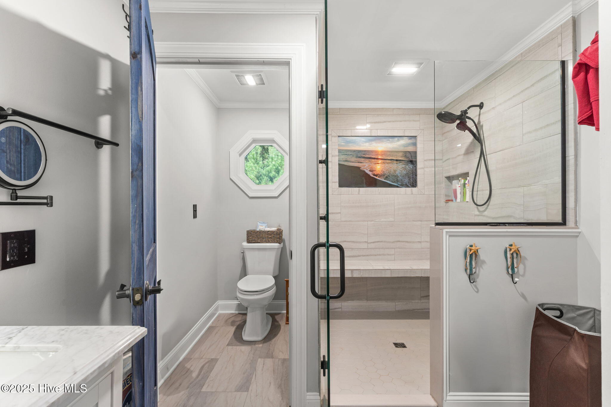 100532897 | Photo 43