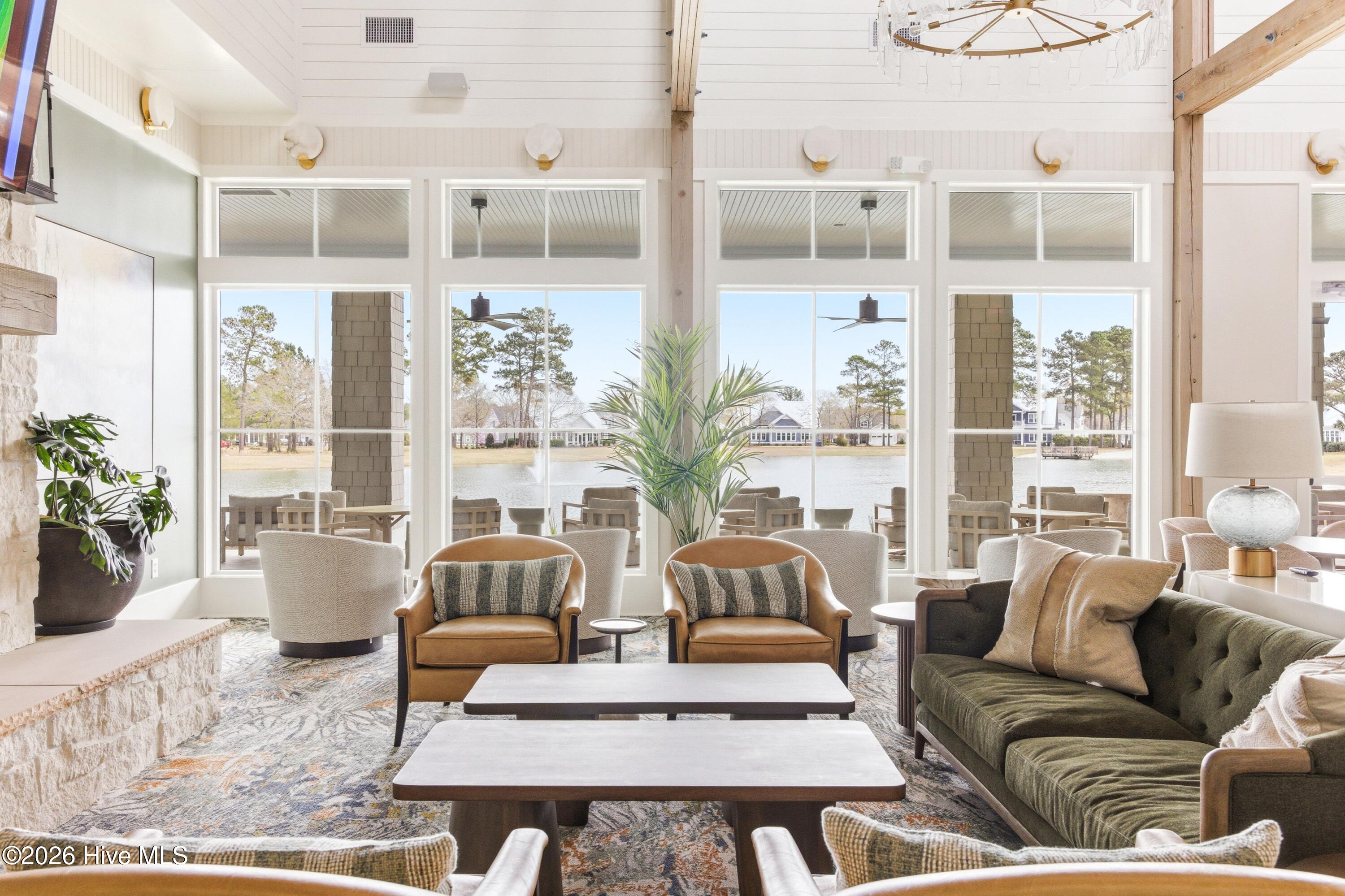 100530146 | Photo 74