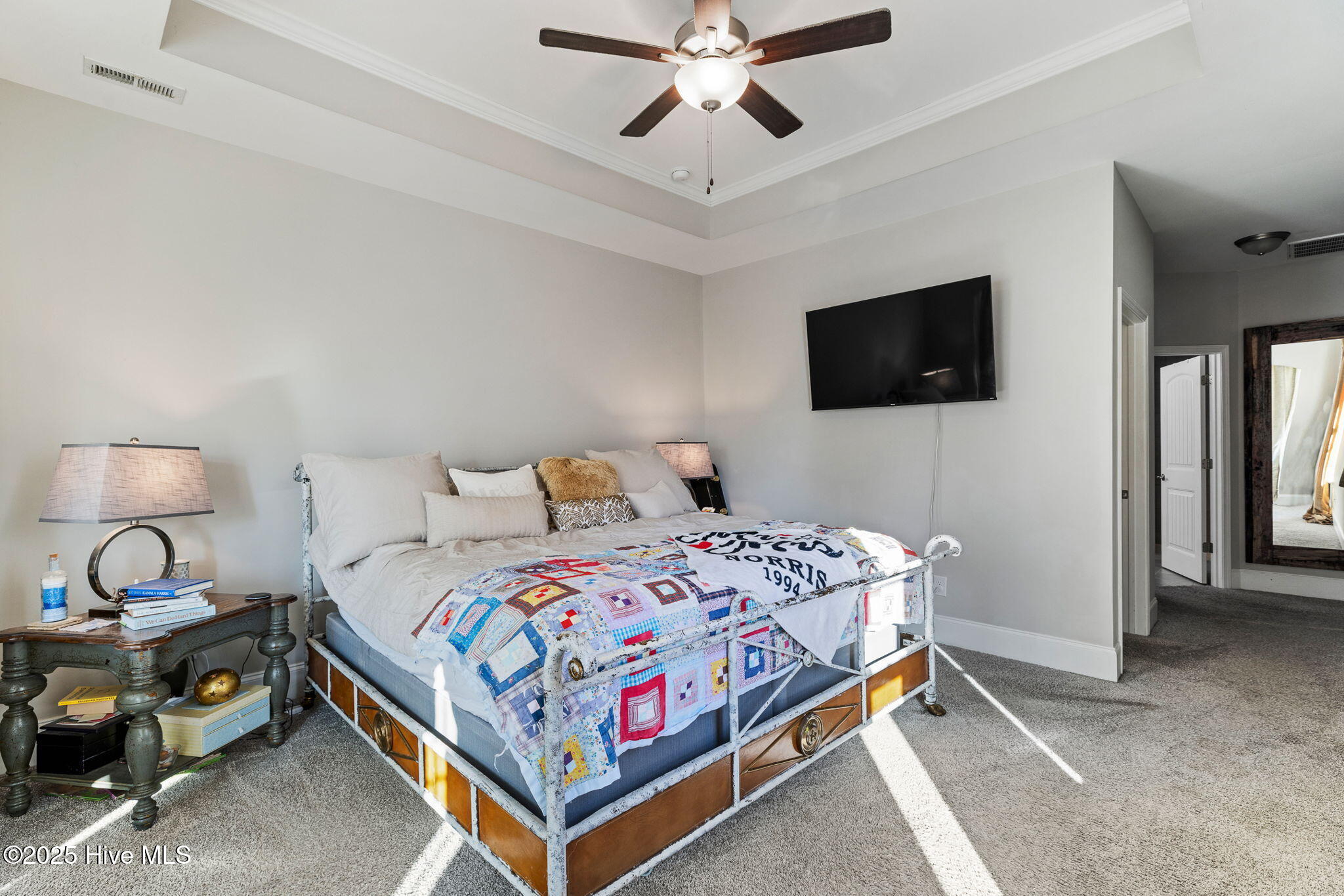 100542385 | Photo 26