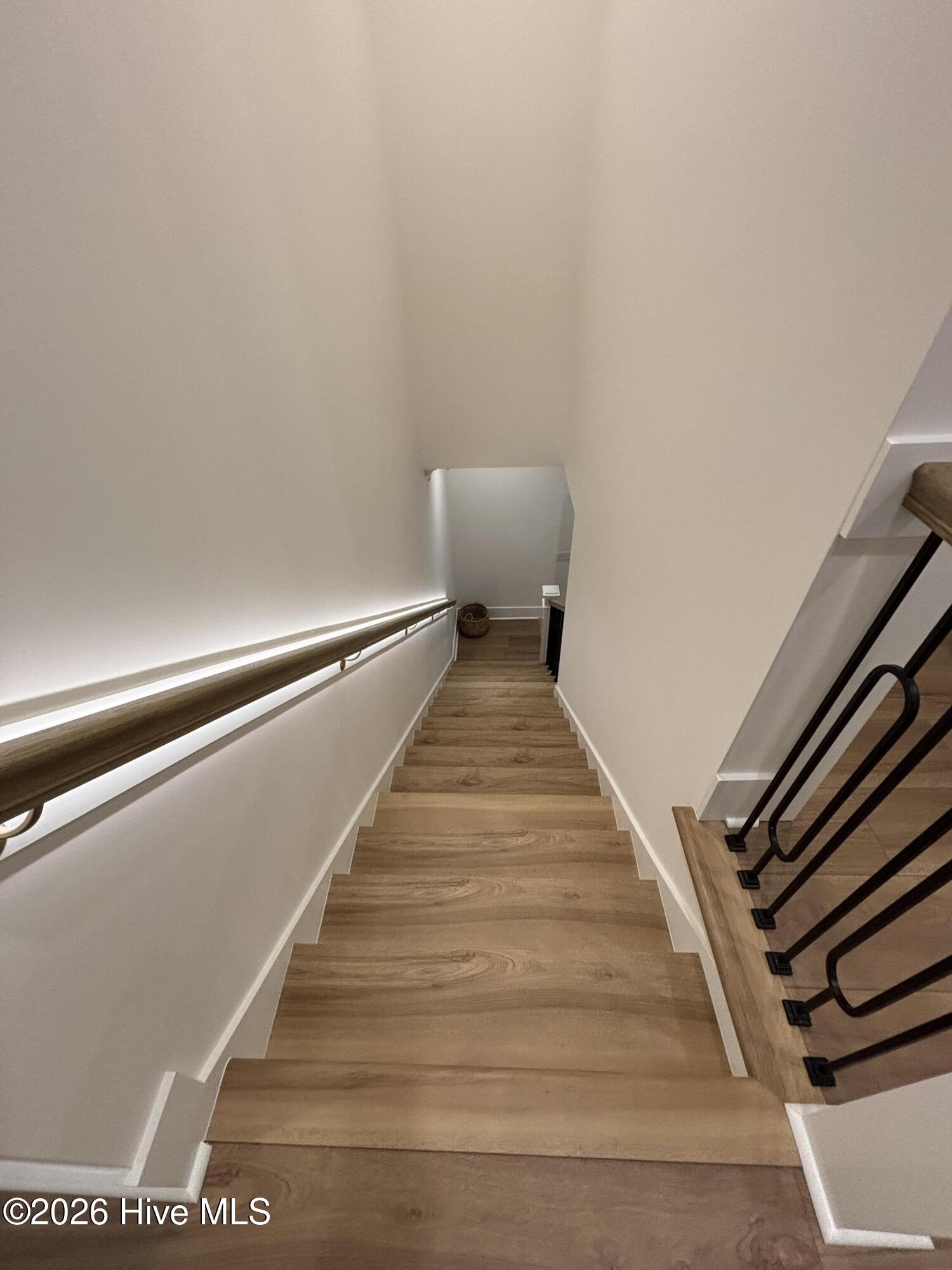 100516902 | Photo 106