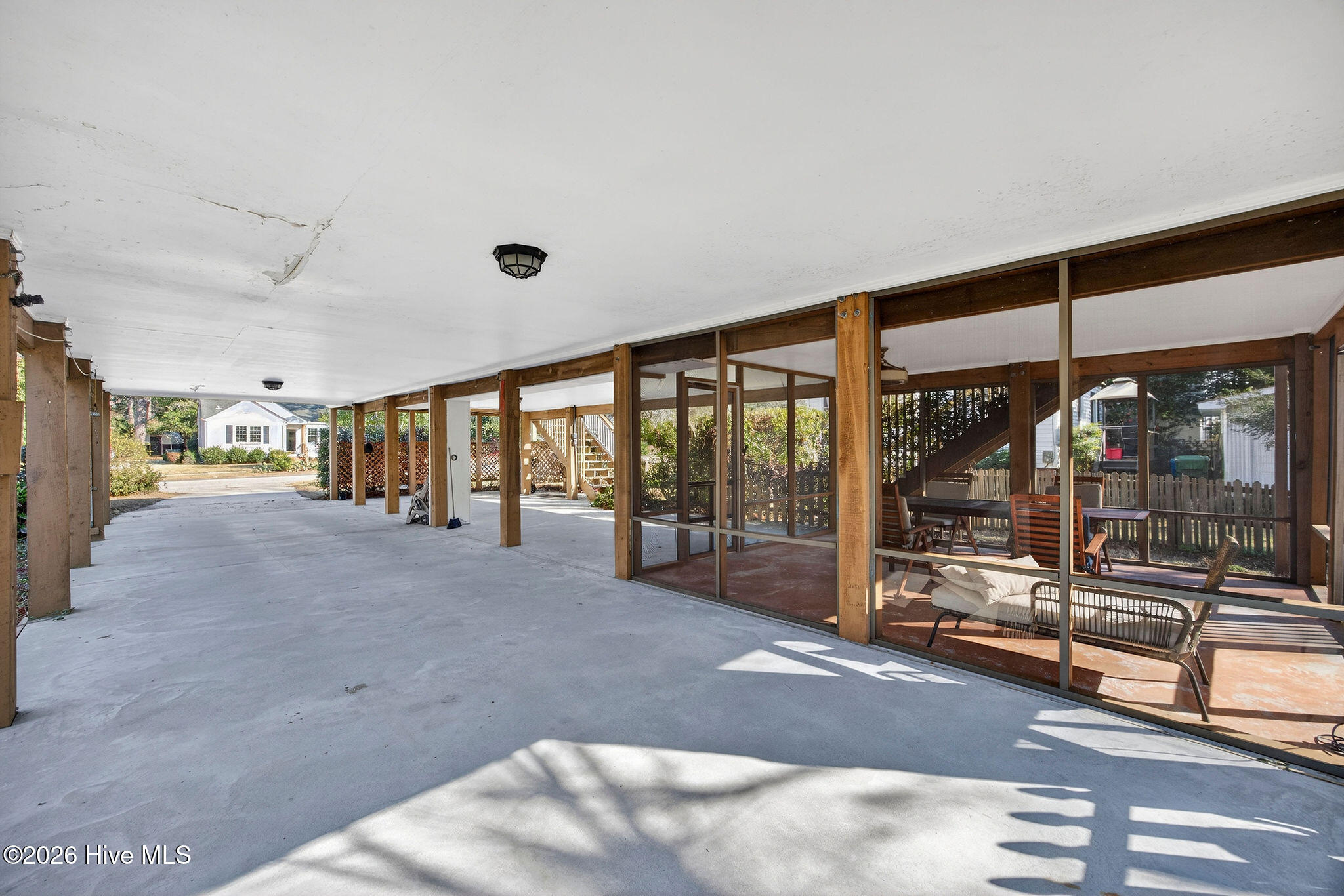 100551294 | Photo 23