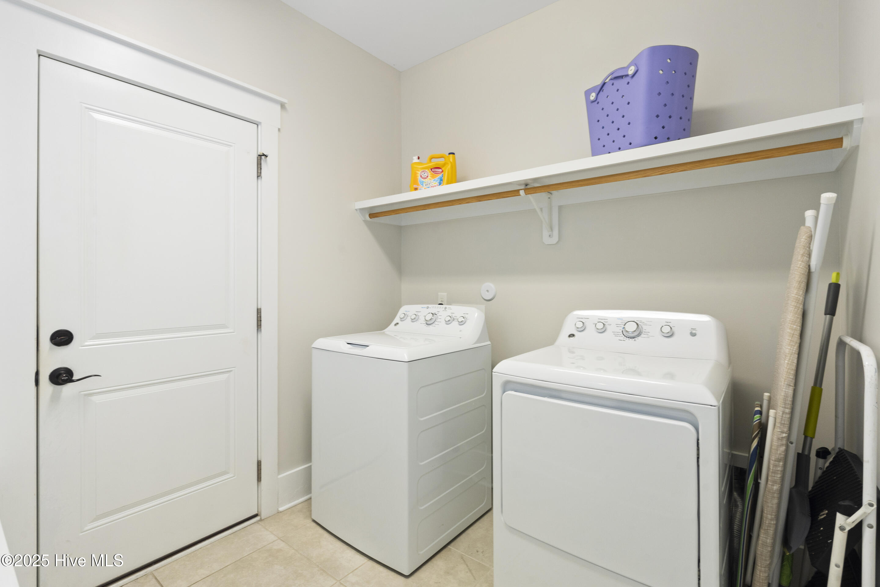 100497870 | Photo 16