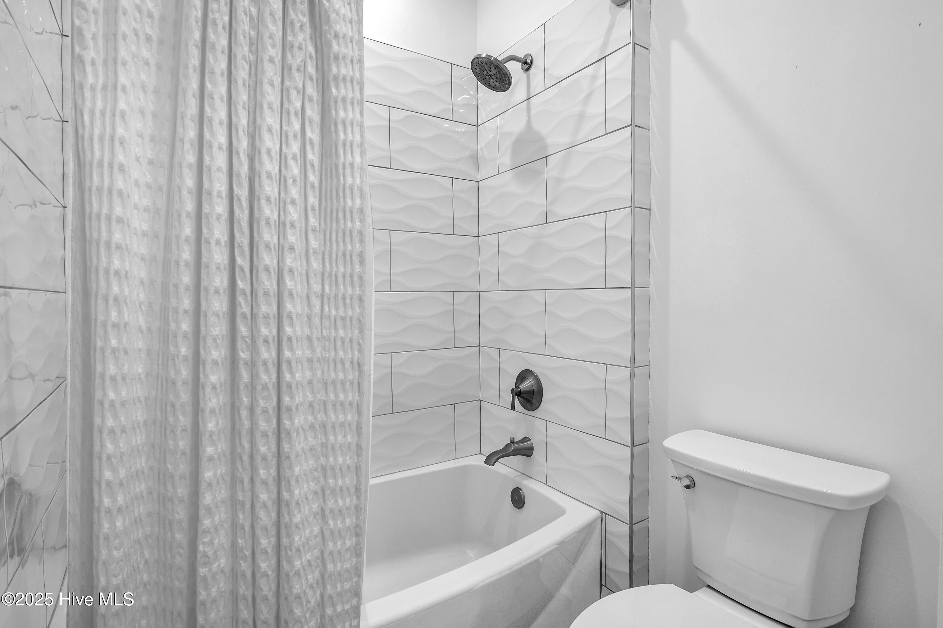 100540464 | Photo 50