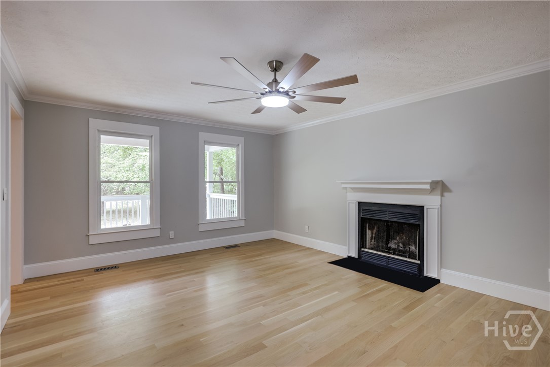 155 Hunters Pointe Drive