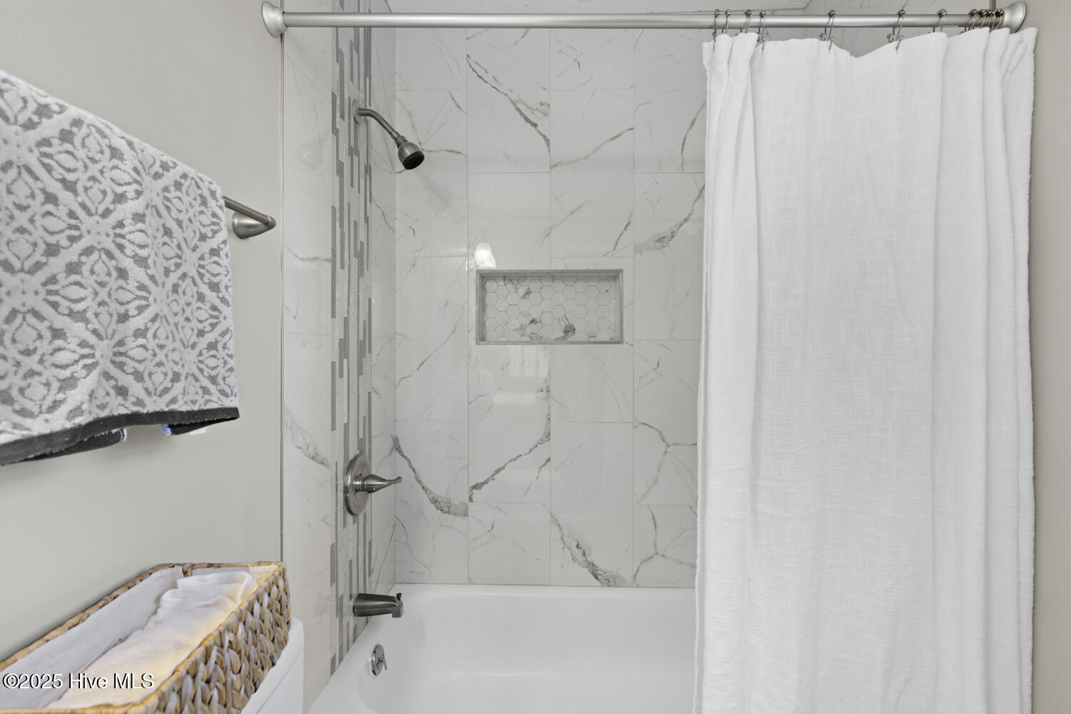 100544995 | Photo 32